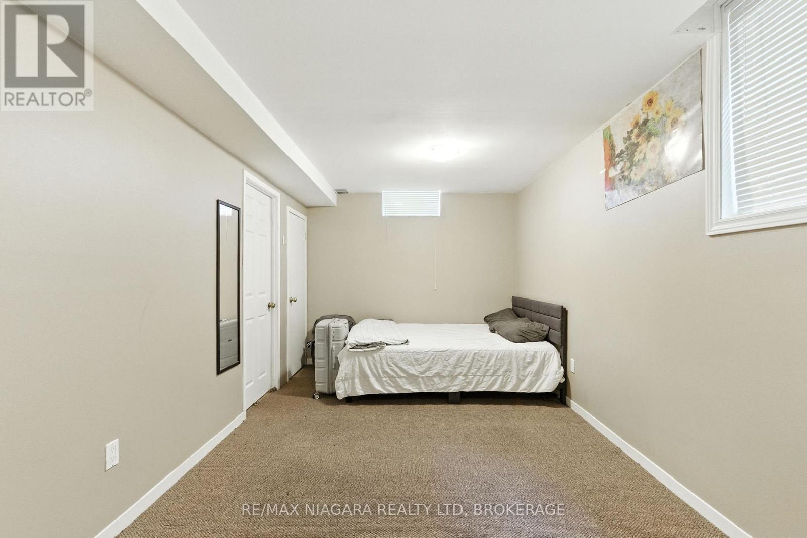 127 Devine Crescent, Thorold (Confederation Heights), Ontario  L2V 5A5 - Photo 26 - X12425561