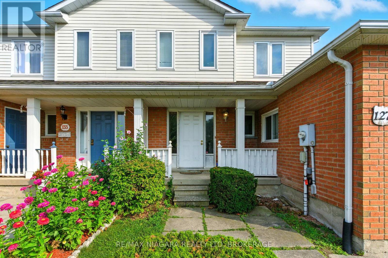 127 Devine Crescent, Thorold (Confederation Heights), Ontario  L2V 5A5 - Photo 3 - X12425561