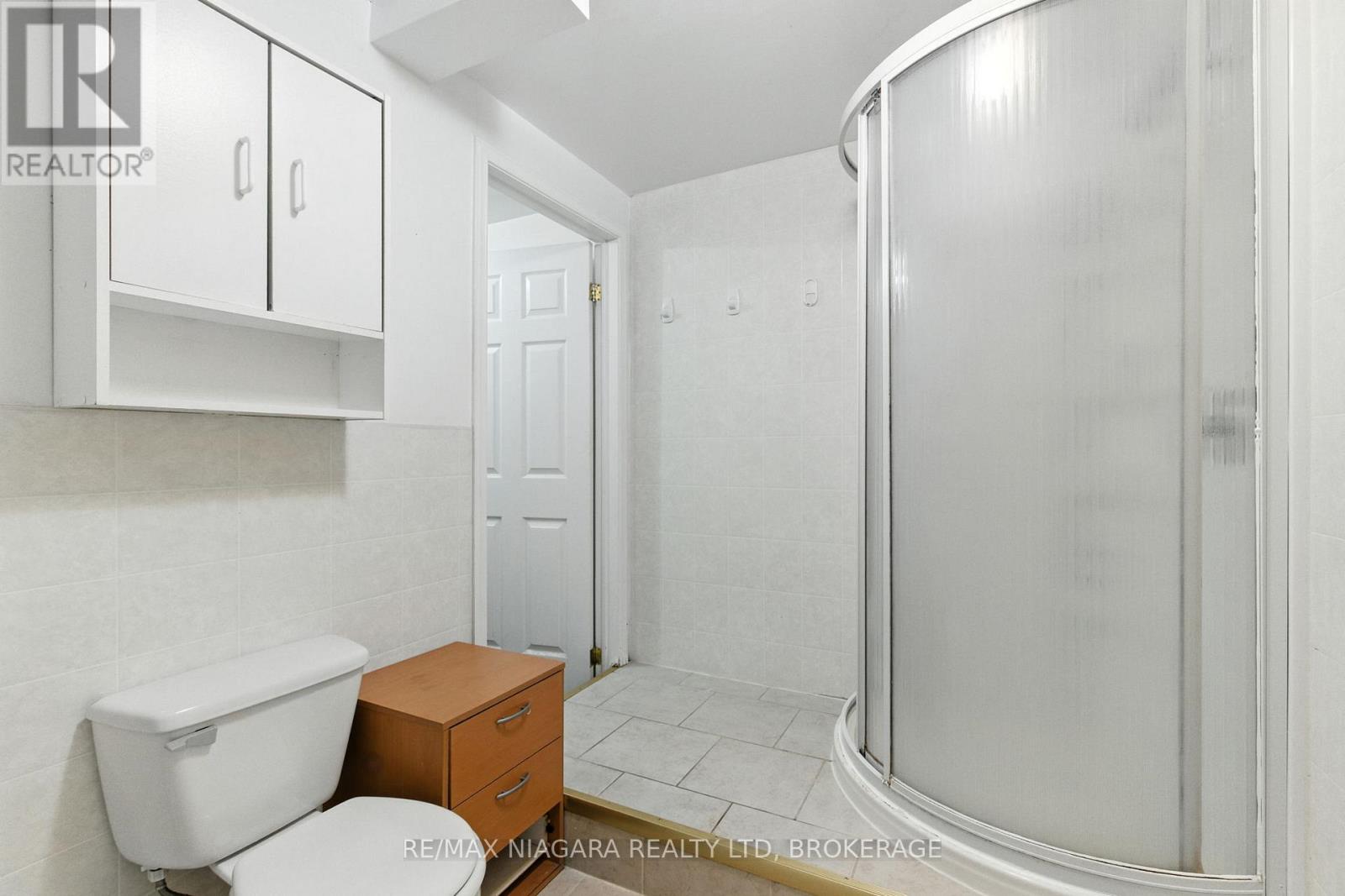 127 Devine Crescent, Thorold (Confederation Heights), Ontario  L2V 5A5 - Photo 31 - X12425561