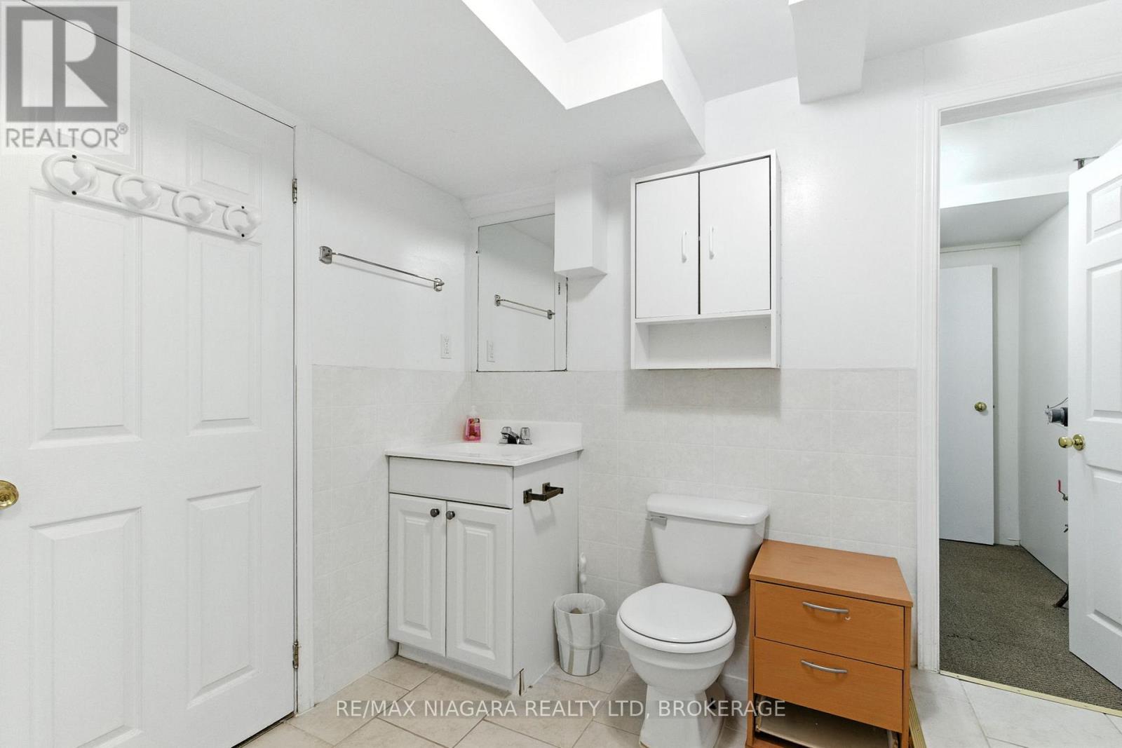 127 Devine Crescent, Thorold (Confederation Heights), Ontario  L2V 5A5 - Photo 33 - X12425561