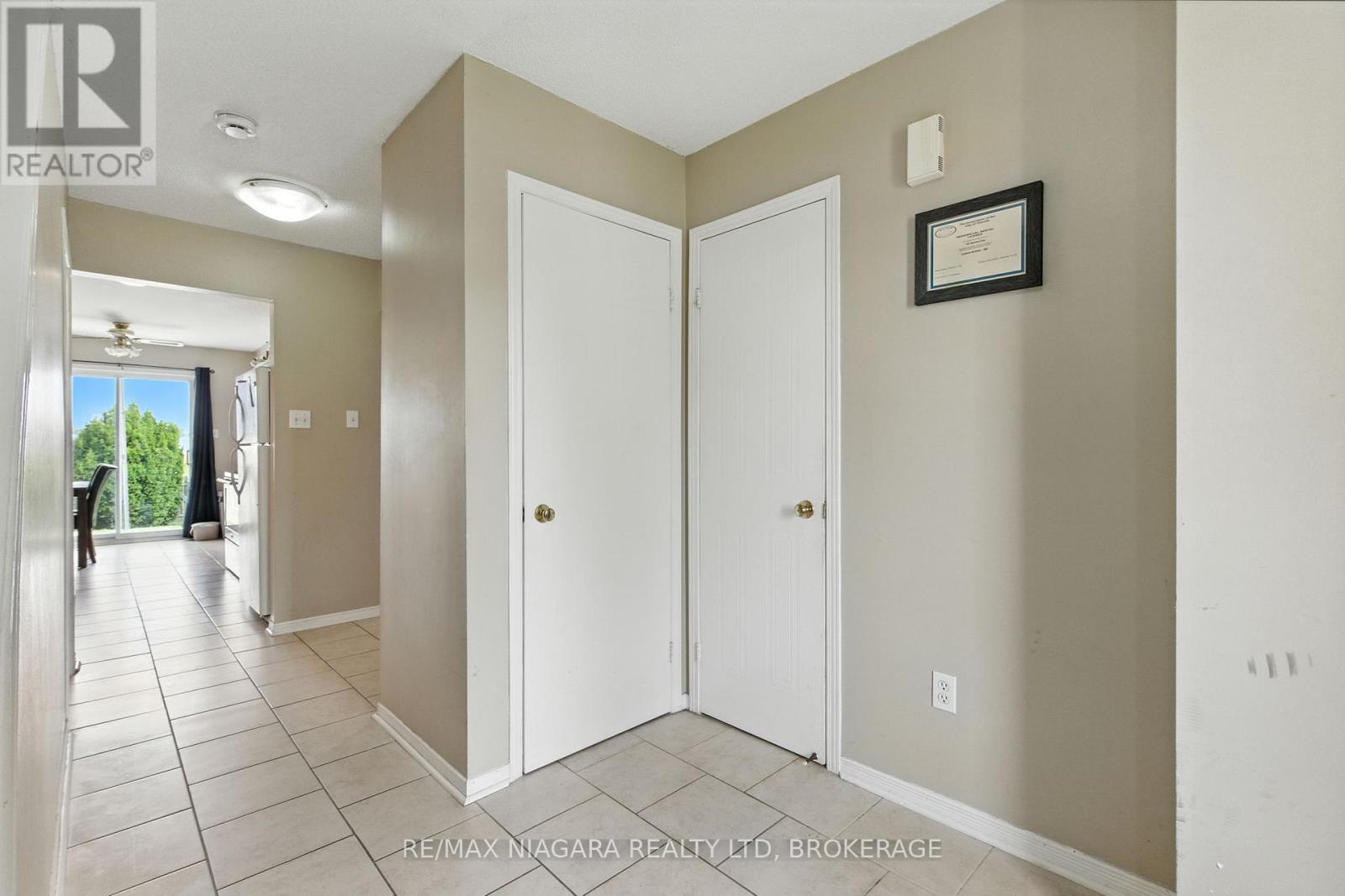 127 Devine Crescent, Thorold (Confederation Heights), Ontario  L2V 5A5 - Photo 7 - X12425561