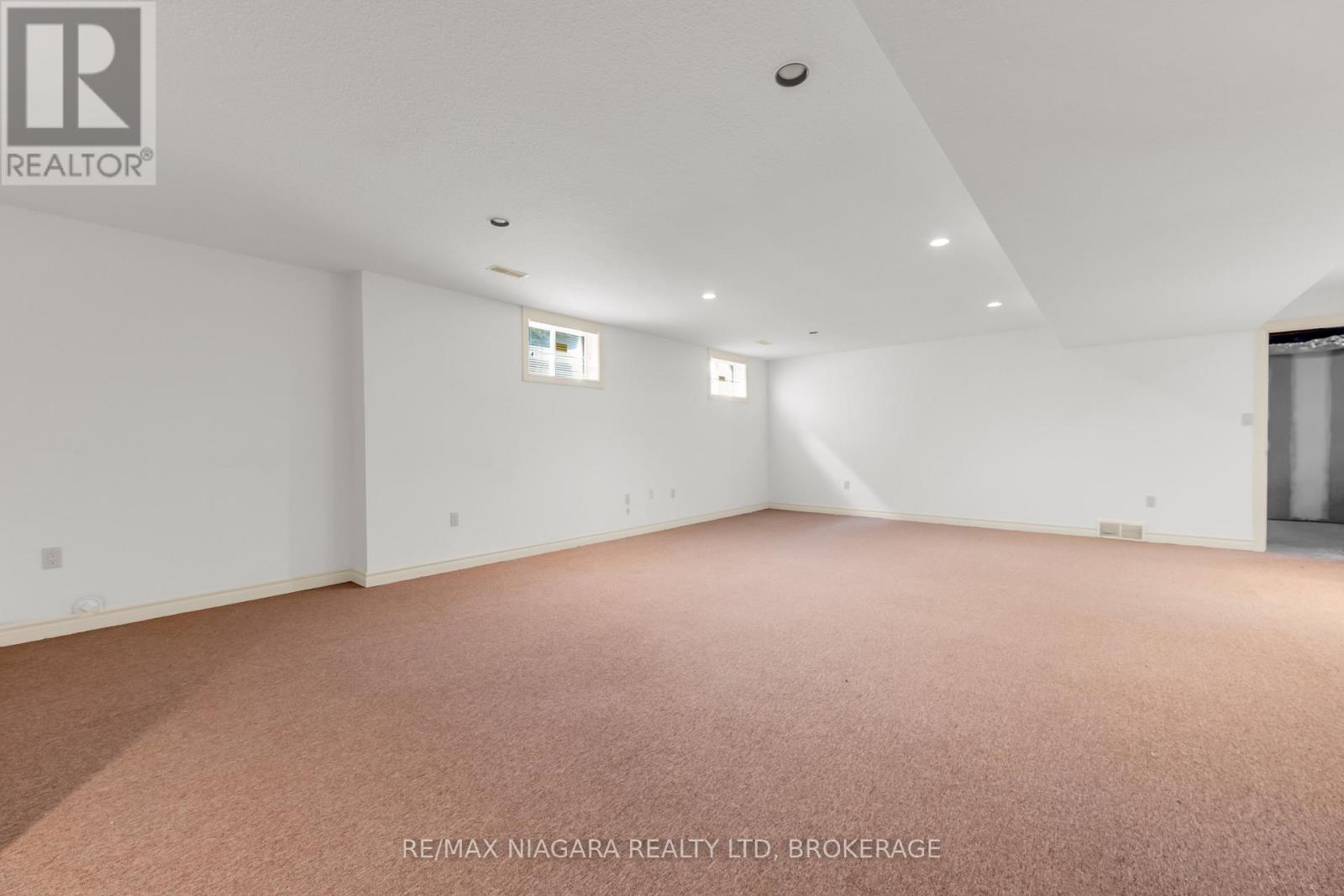 40 Frontier Drive, Niagara-On-The-Lake (Virgil), Ontario  L0S 1J0 - Photo 22 - X12425600