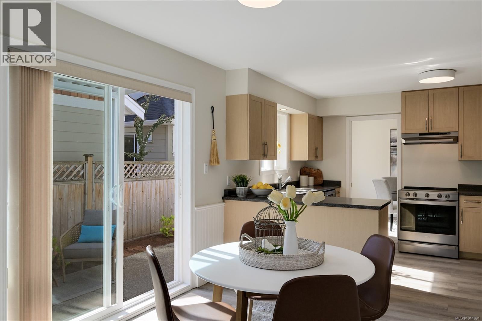 9661 Seventh St, Sidney, British Columbia  V8L 2V6 - Photo 12 - 1014891