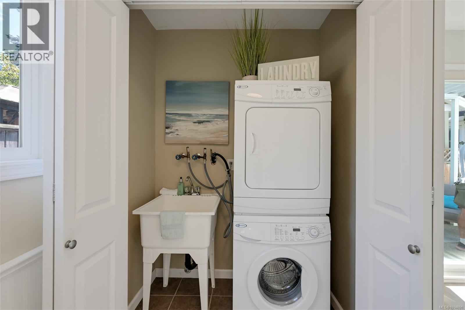9661 Seventh St, Sidney, British Columbia  V8L 2V6 - Photo 17 - 1014891