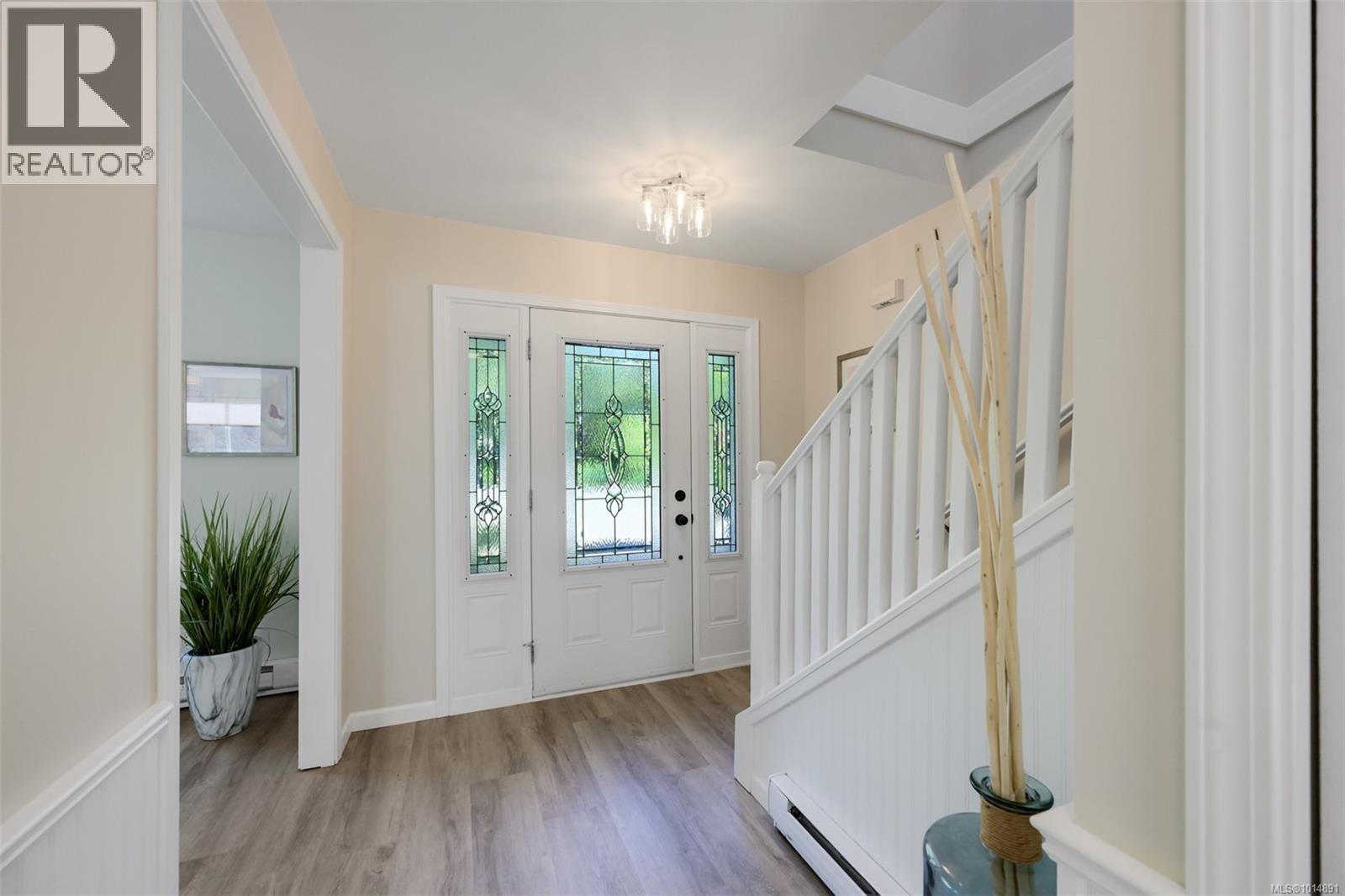 9661 Seventh St, Sidney, British Columbia  V8L 2V6 - Photo 4 - 1014891
