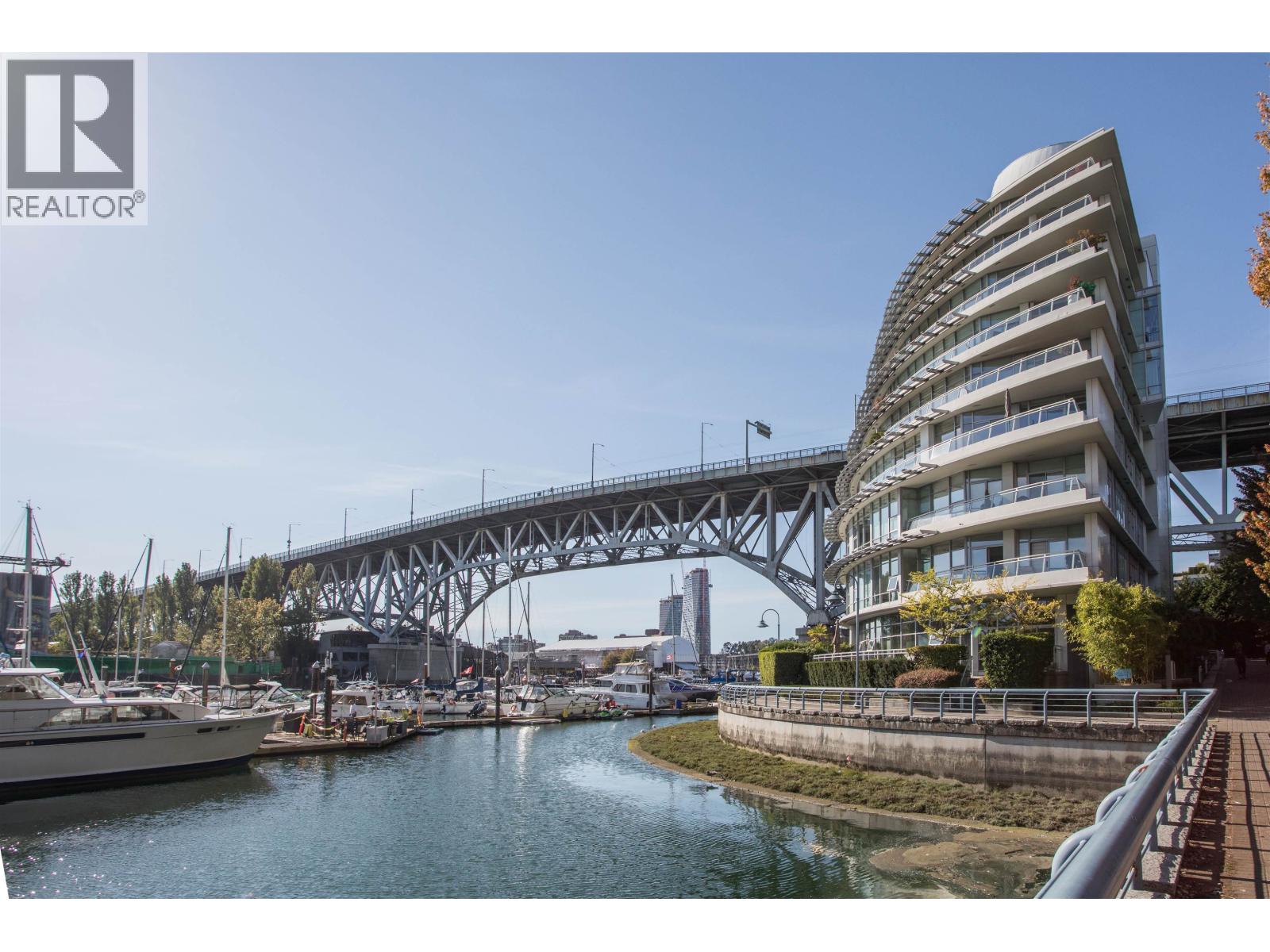 605 628 KINGHORNE MEWS, Vancouver, British Columbia