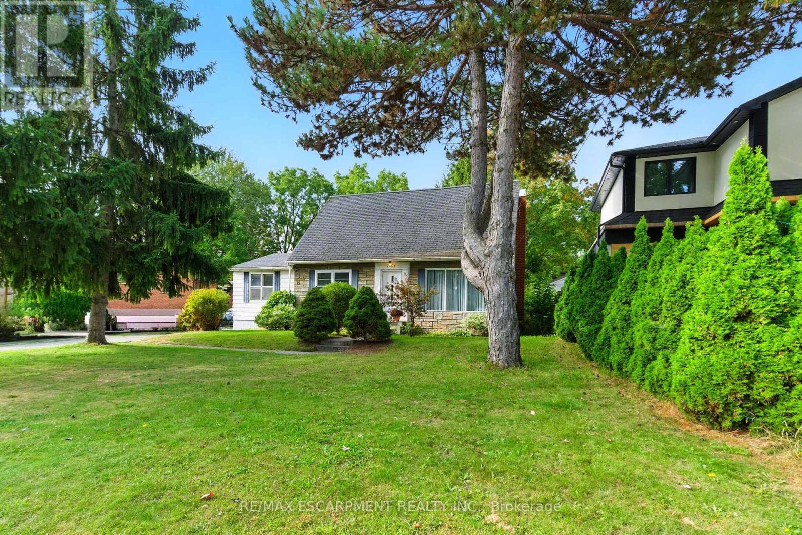 1494 Haig Boulevard, Mississauga, Ontario  L5E 2N3 - Photo 4 - W12415769