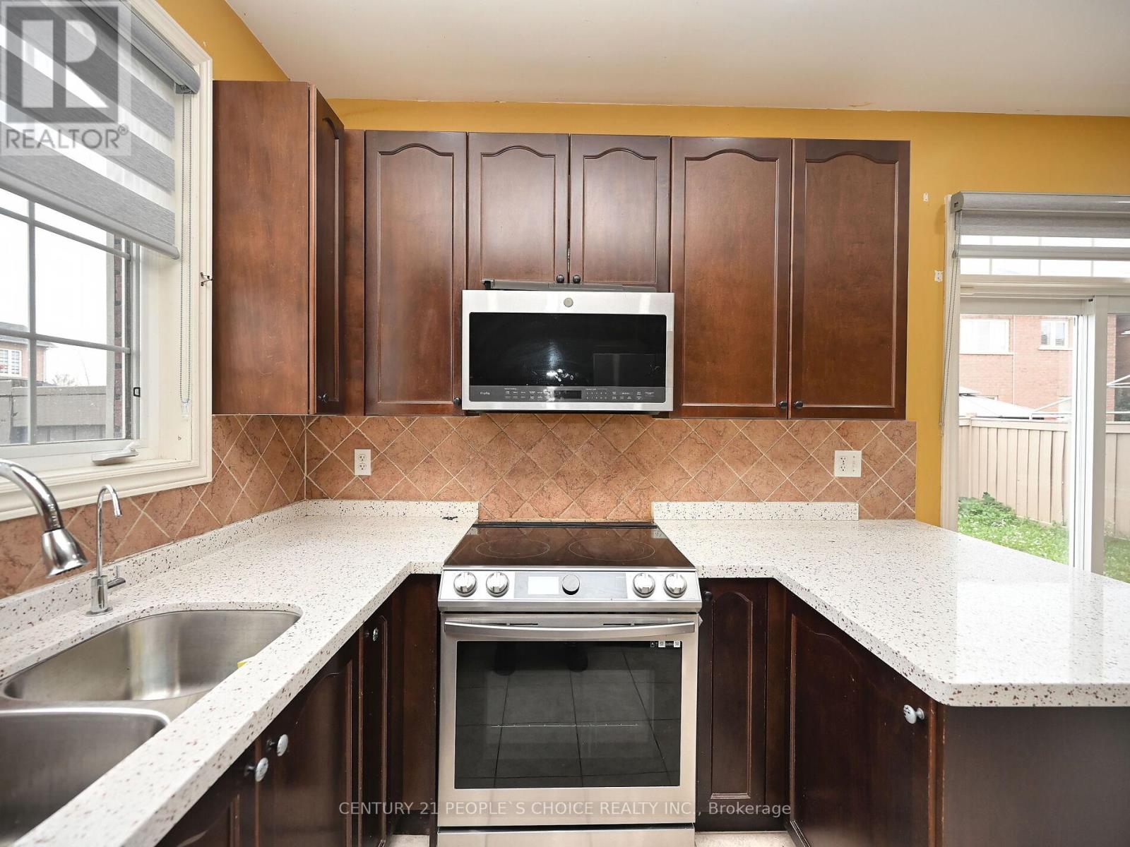 502 Van Kirk Drive, Brampton, Ontario  L7A 0L6 - Photo 14 - W12401999