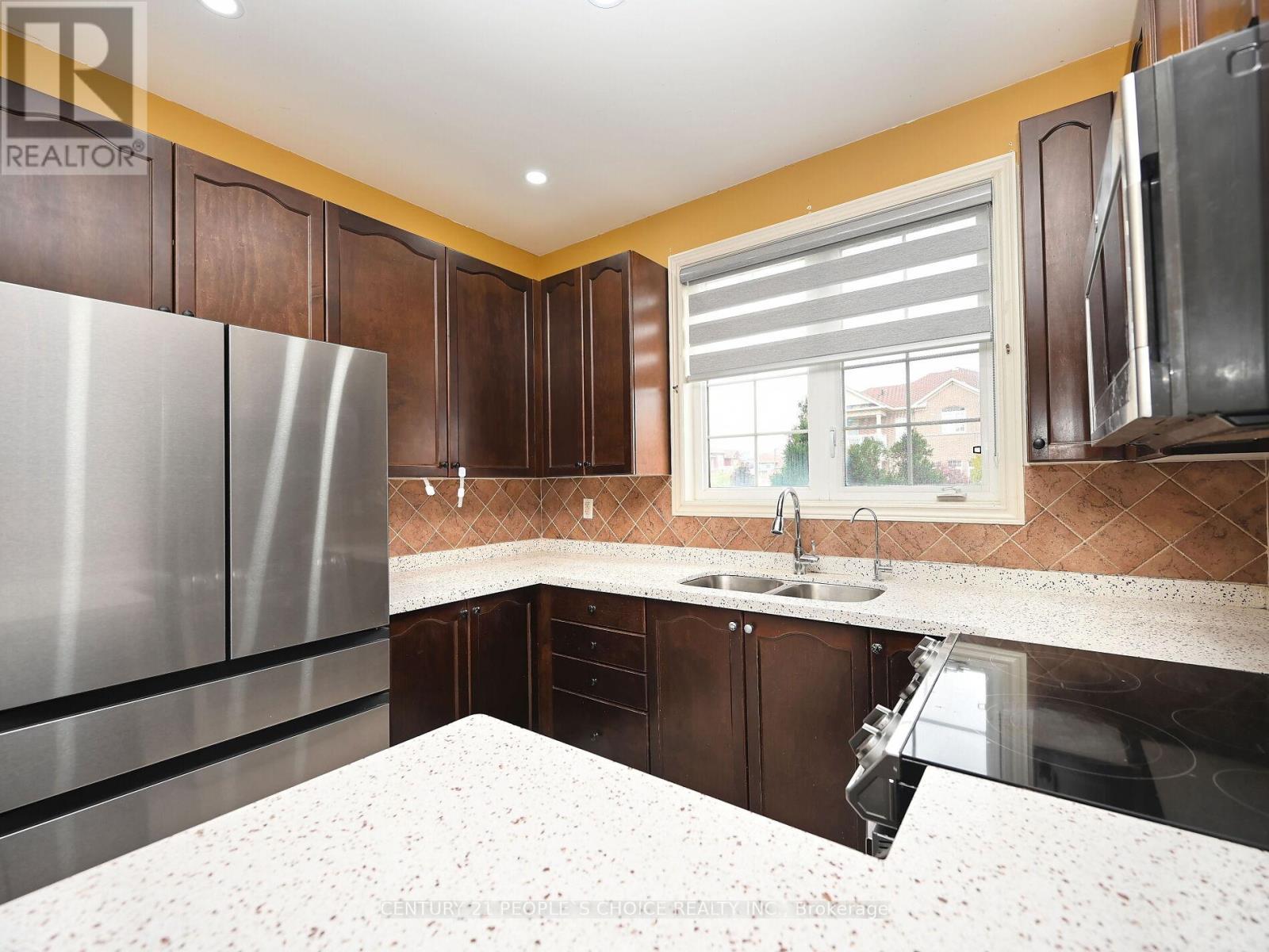 502 Van Kirk Drive, Brampton, Ontario  L7A 0L6 - Photo 13 - W12401999