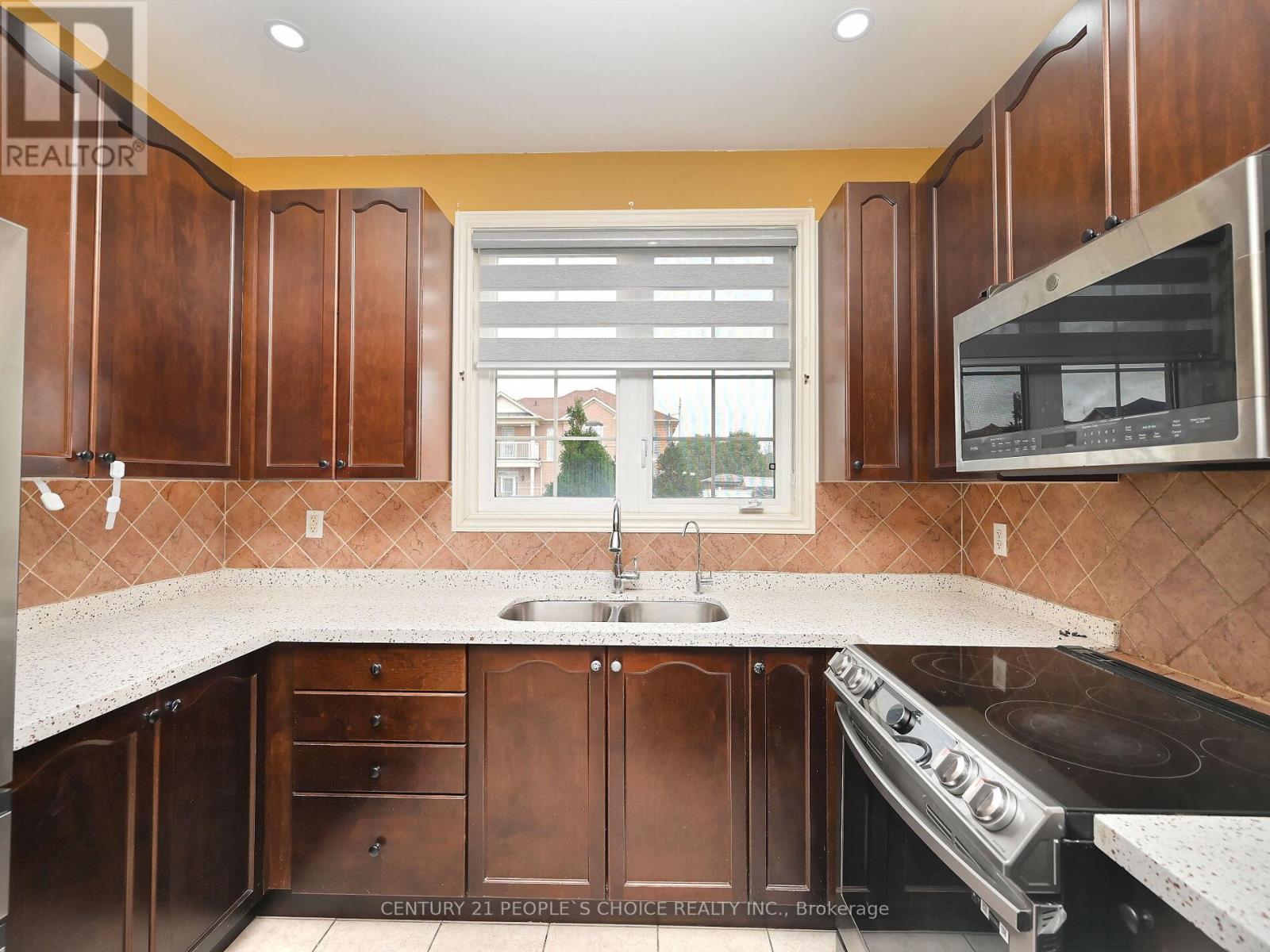 502 Van Kirk Drive, Brampton, Ontario  L7A 0L6 - Photo 11 - W12401999