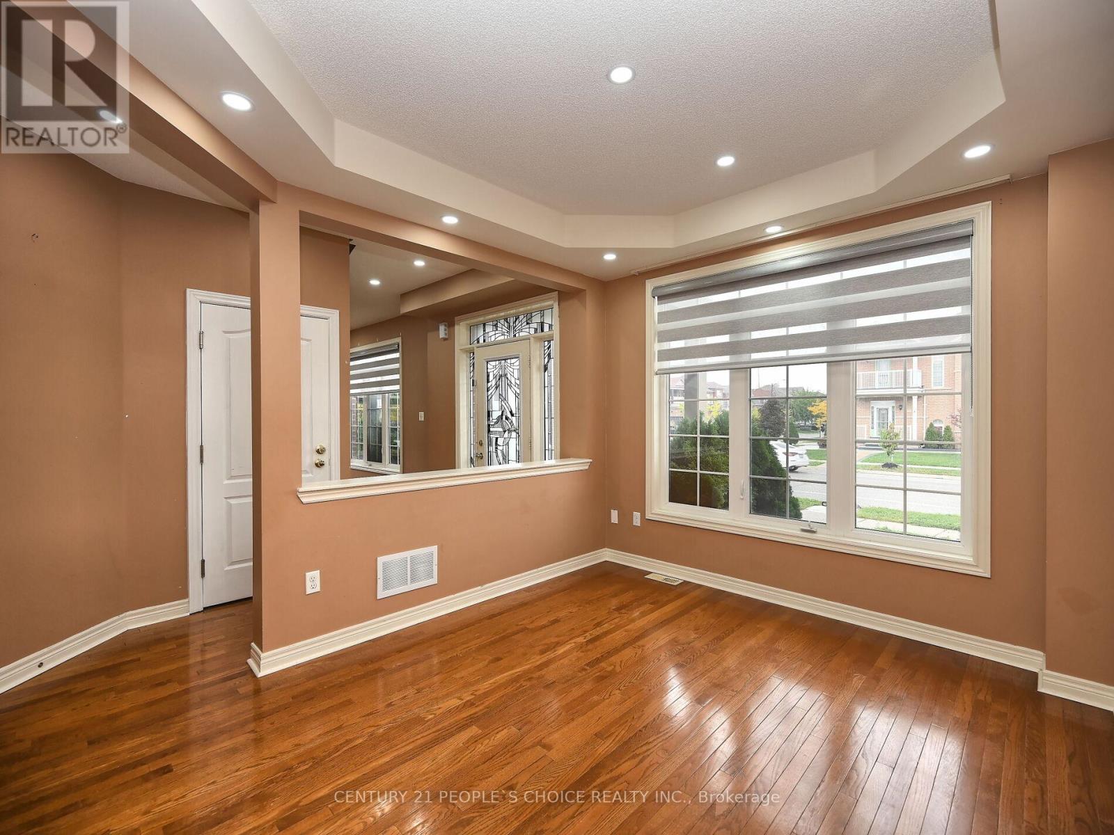 502 Van Kirk Drive, Brampton, Ontario  L7A 0L6 - Photo 9 - W12401999