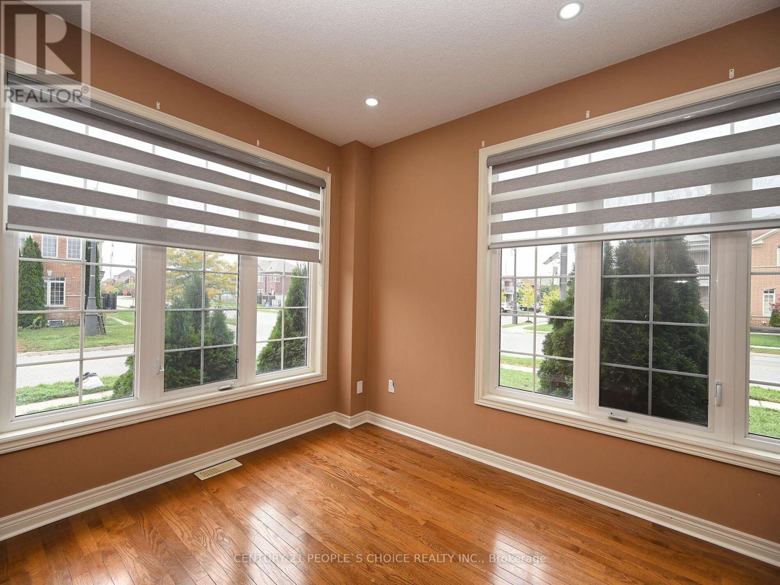 502 Van Kirk Drive, Brampton, Ontario  L7A 0L6 - Photo 8 - W12401999