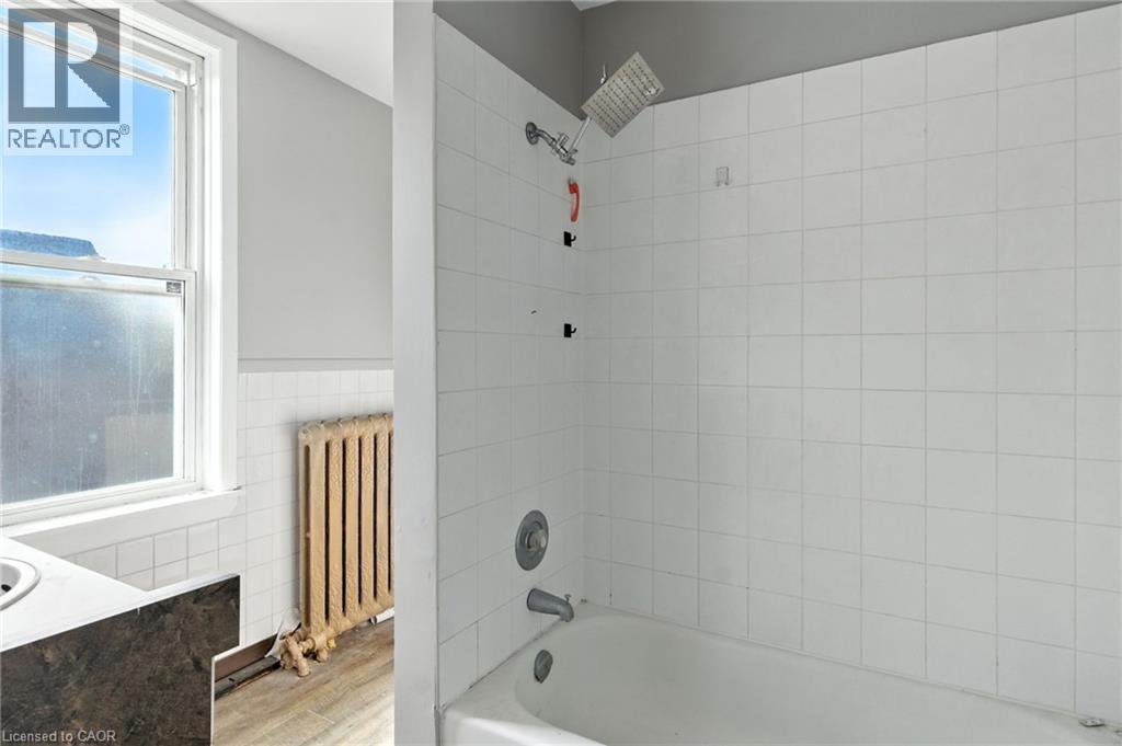 229 Main Street W, Port Colborne, Ontario  L3K 3V7 - Photo 12 - 40772408