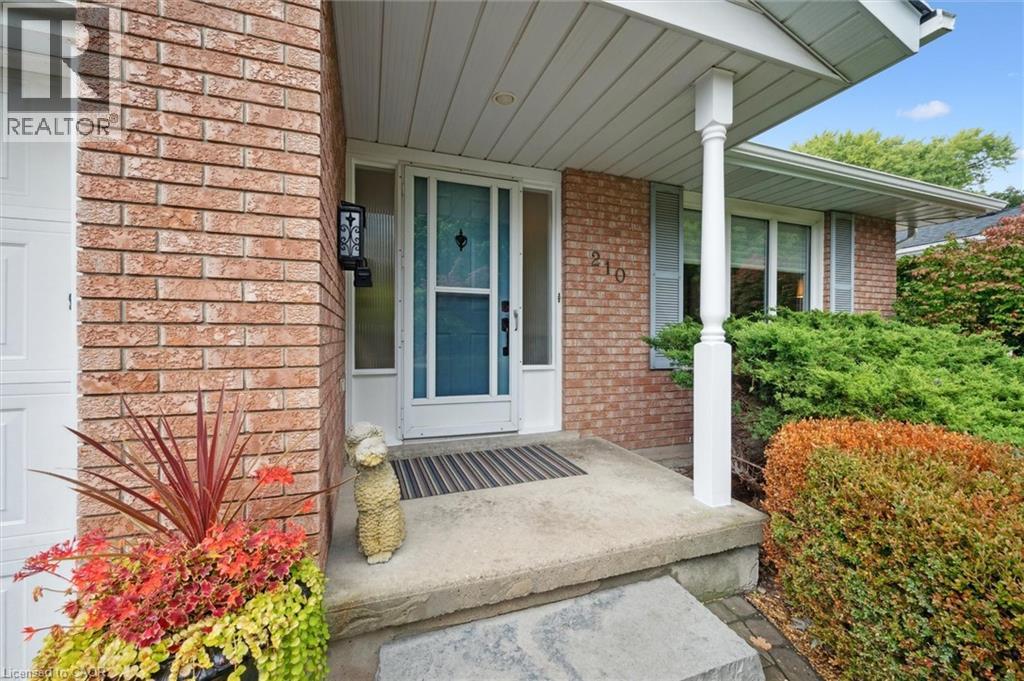 Property at 210 FOXHUNT Street image 2