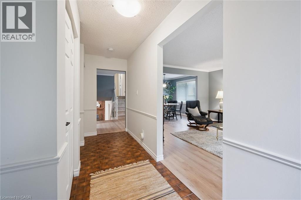 Property at 210 FOXHUNT Street image 4