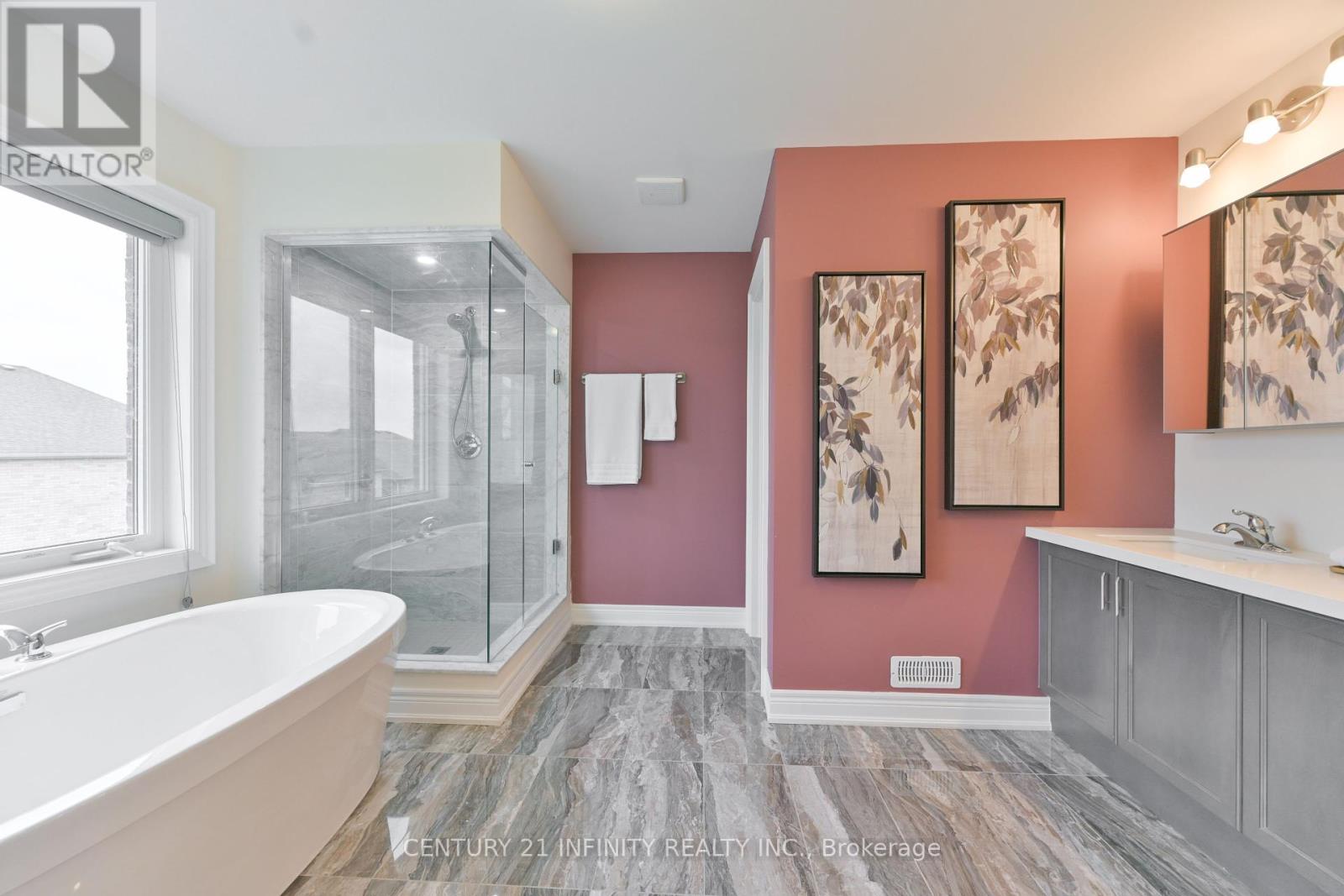 34 Watershed Gate, East Gwillimbury, Ontario  L9N 0Y6 - Photo 28 - N12425668
