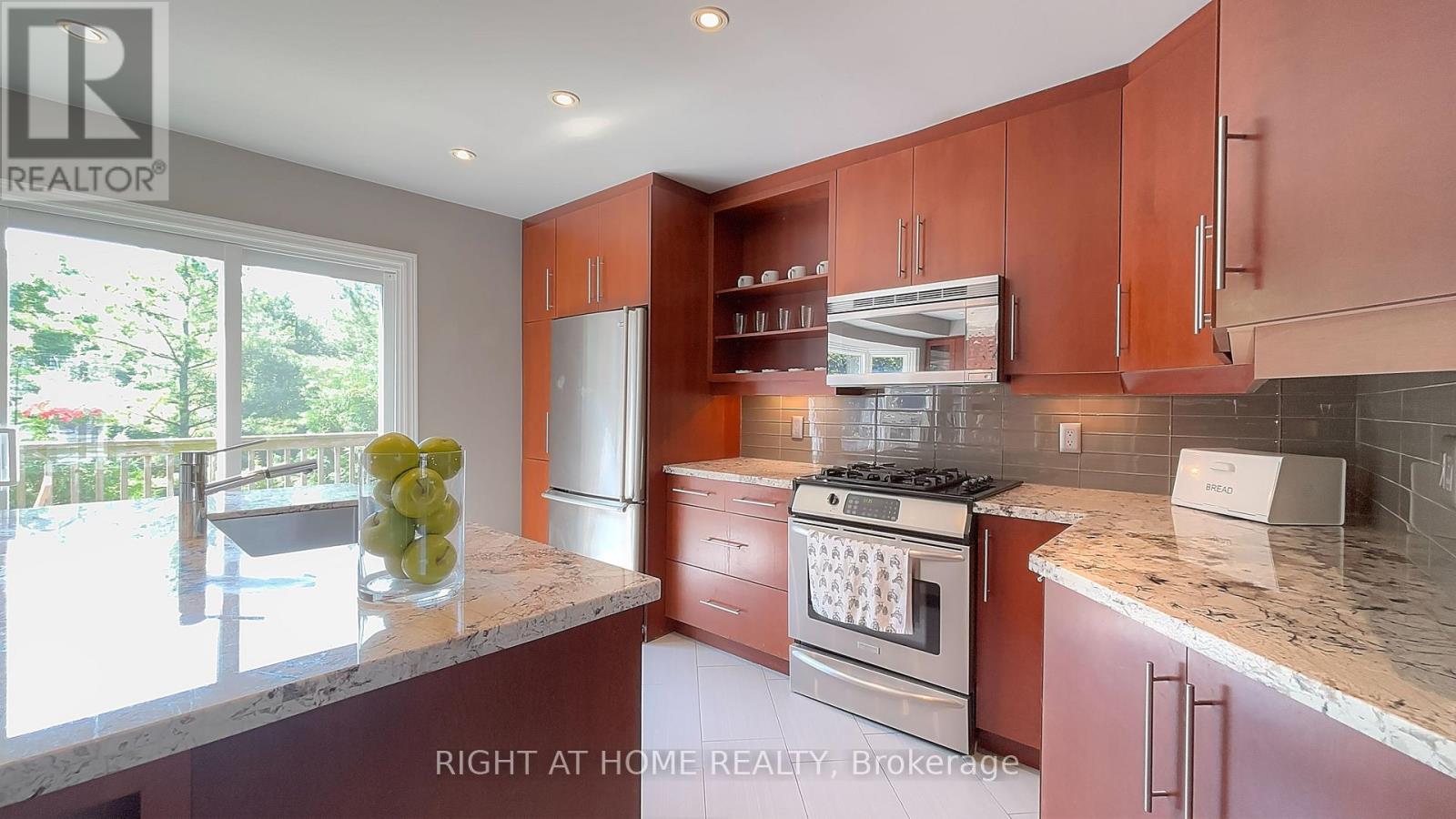 50 Tamarack Circle, Toronto, Ontario  M9P 3T9 - Photo 3 - W12403086