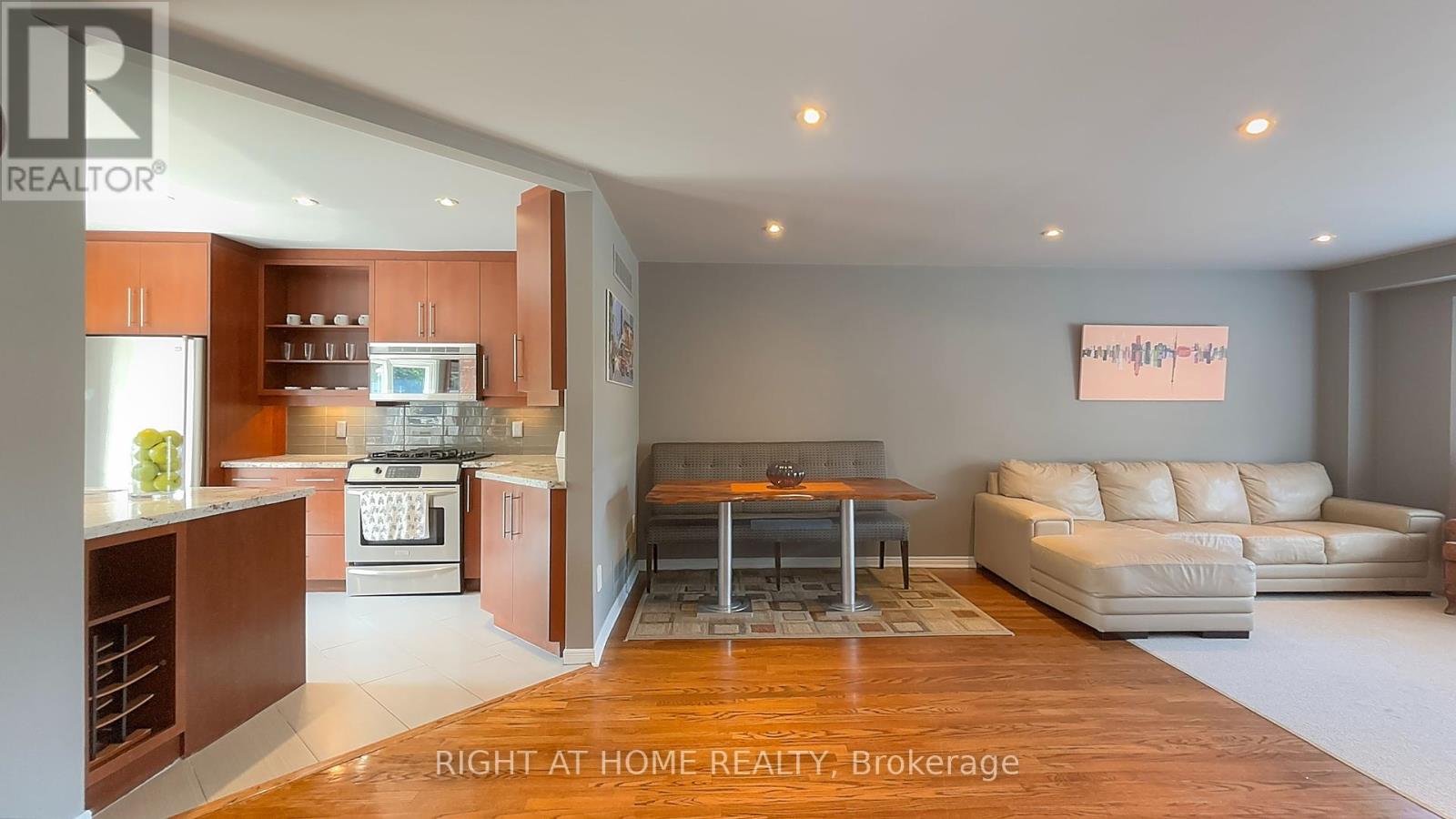 50 Tamarack Circle, Toronto, Ontario  M9P 3T9 - Photo 8 - W12403086