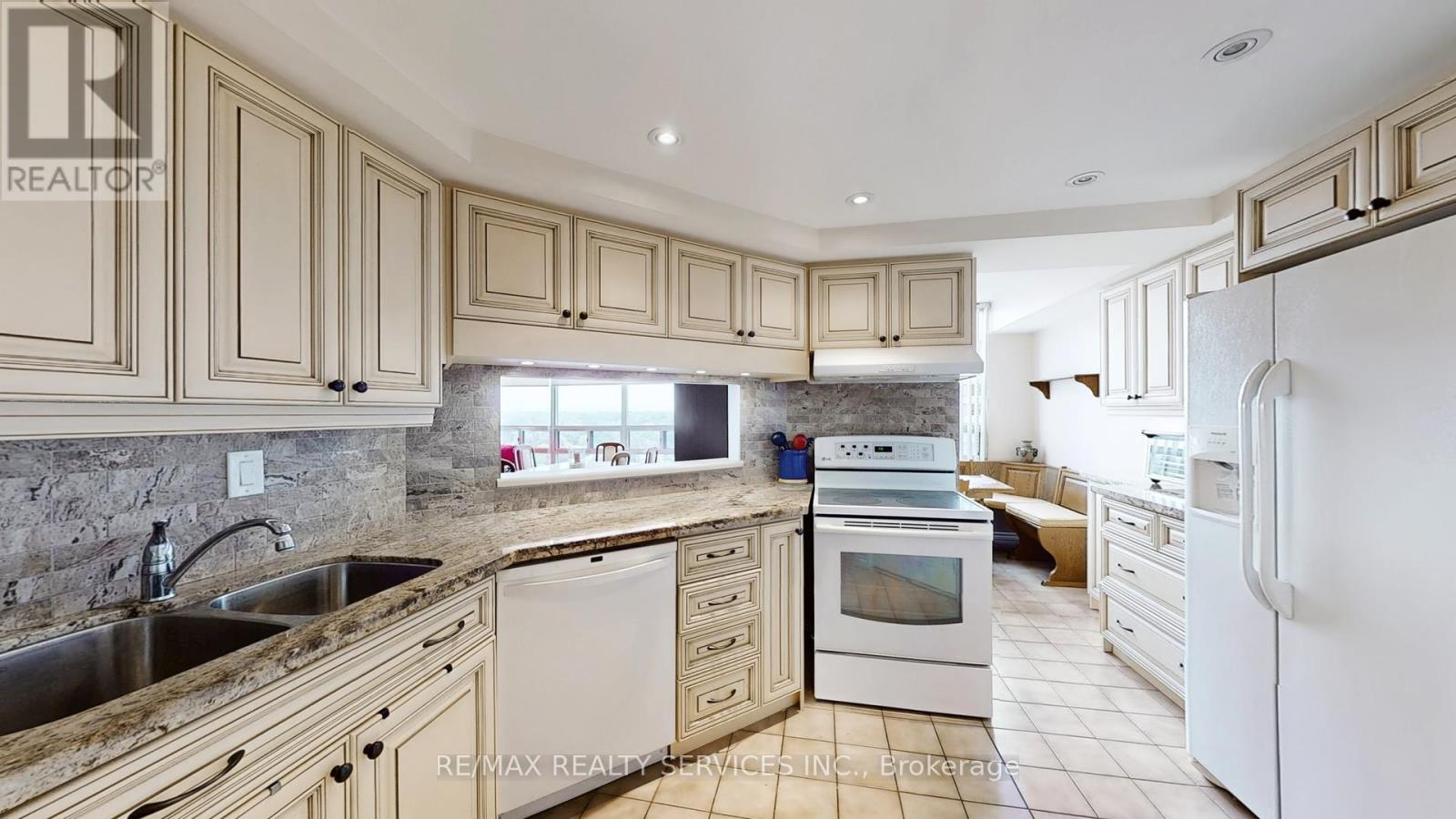 909 - 330 Mill Street S, Brampton, Ontario  L6Y 3V3 - Photo 13 - W12424263