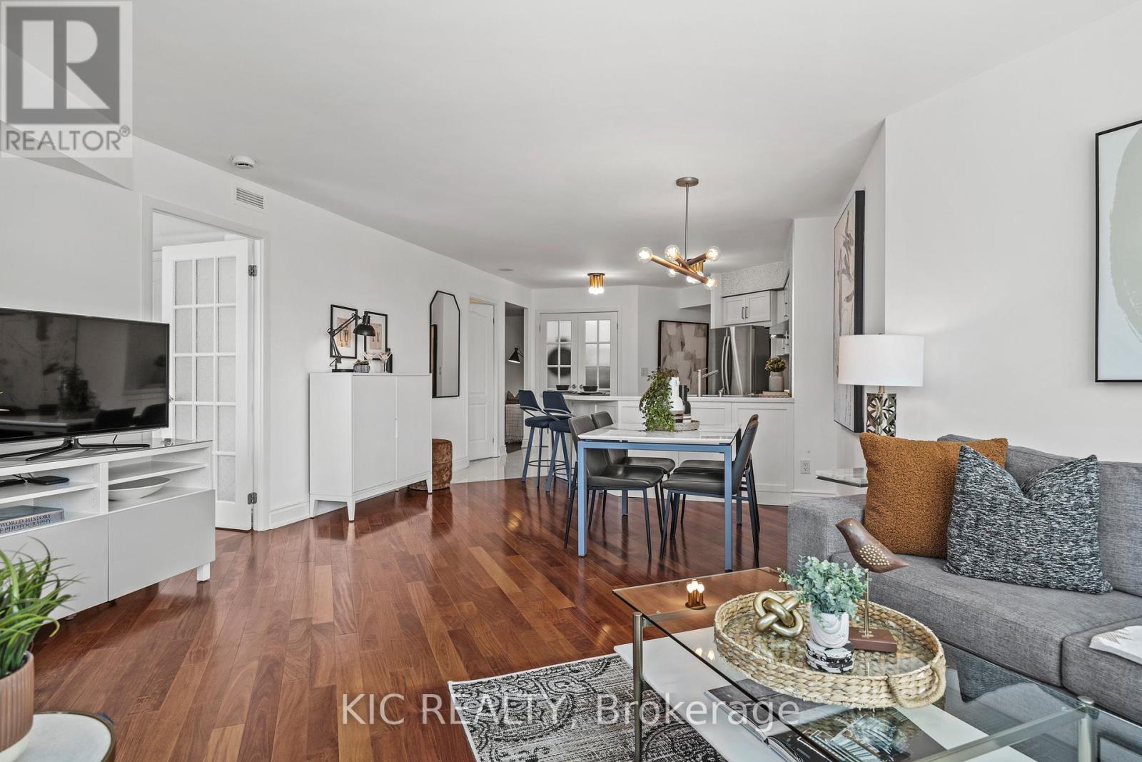 409 - 219 Fort York Boulevard, Toronto, Ontario  M5V 1B1 - Photo 10 - C12425550