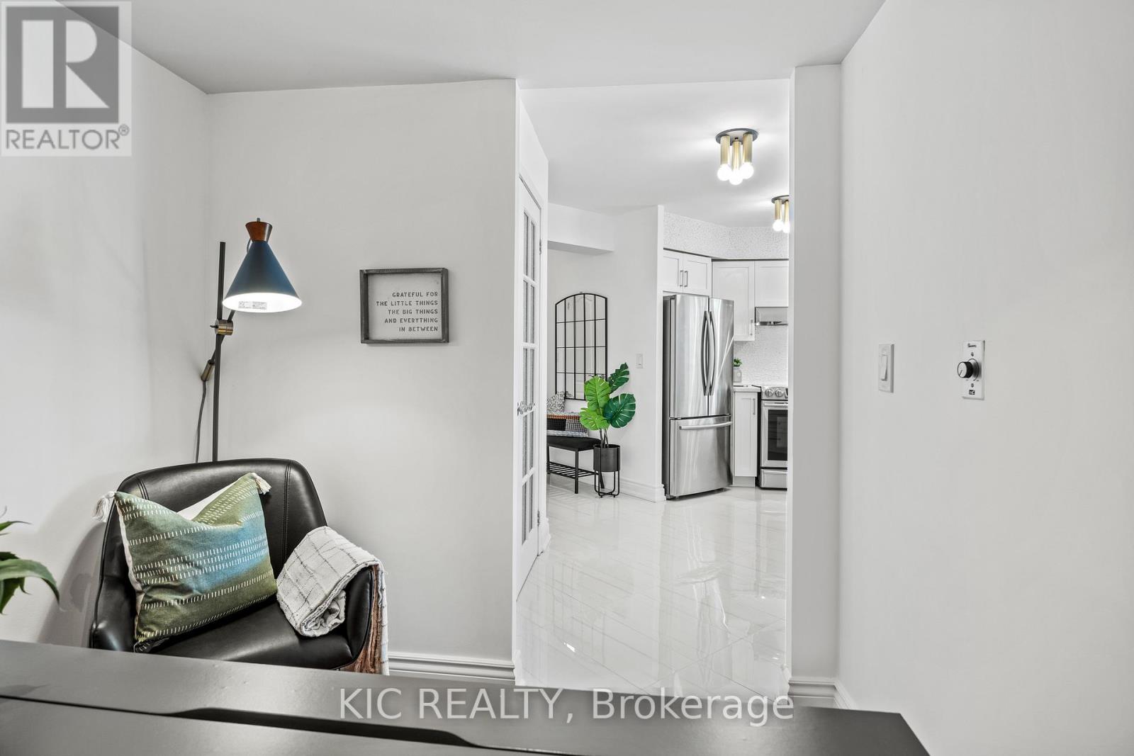 409 - 219 Fort York Boulevard, Toronto, Ontario  M5V 1B1 - Photo 18 - C12425550