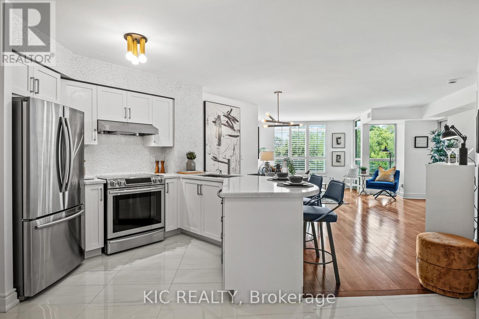409 - 219 Fort York Boulevard, Toronto, Ontario  M5V 1B1 - Photo 3 - C12425550