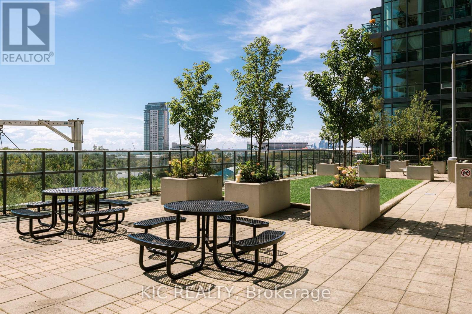 409 - 219 Fort York Boulevard, Toronto, Ontario  M5V 1B1 - Photo 30 - C12425550