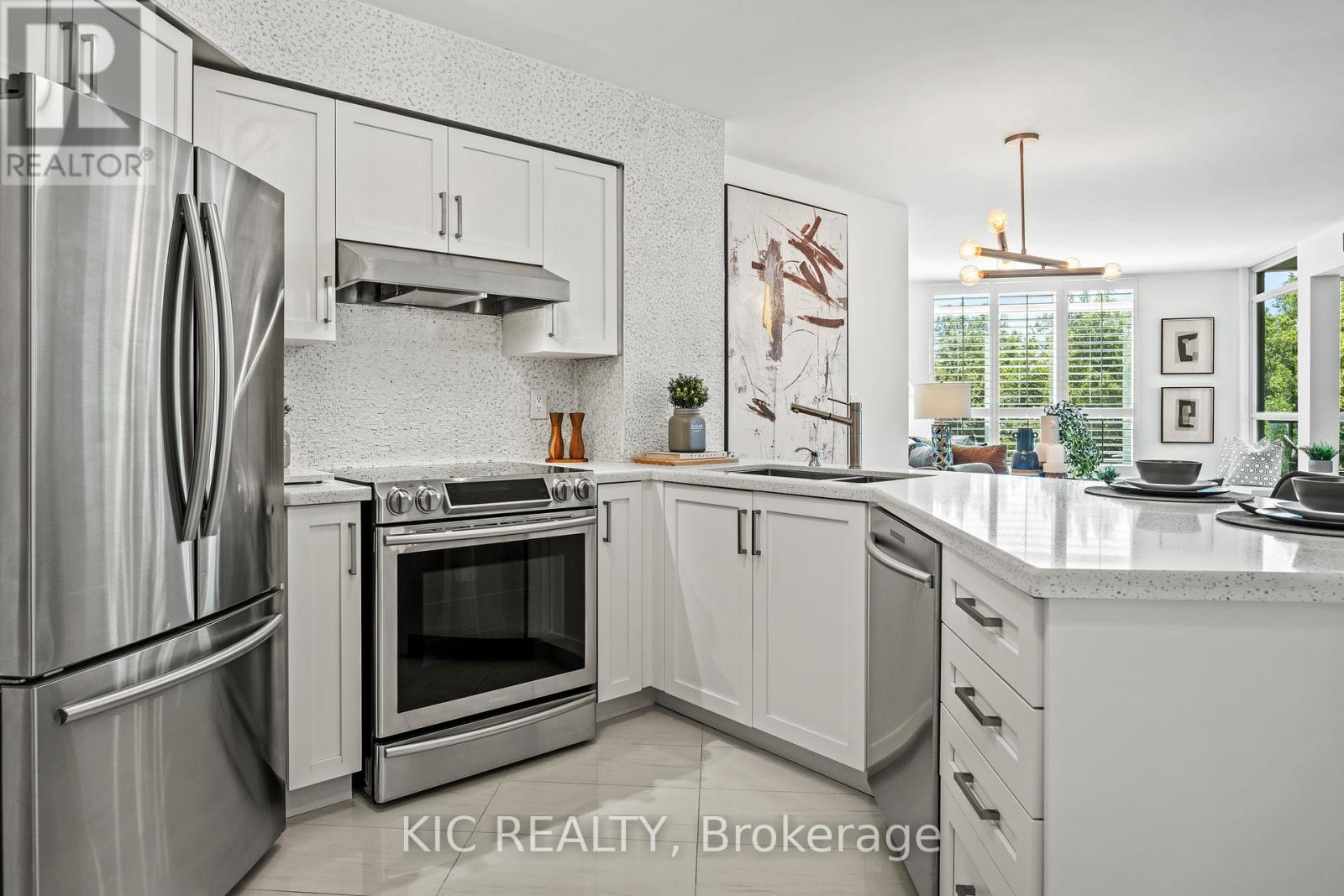 409 - 219 Fort York Boulevard, Toronto, Ontario  M5V 1B1 - Photo 4 - C12425550