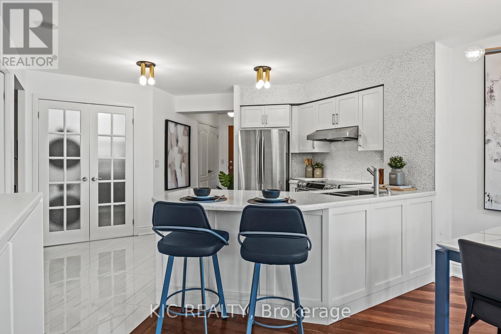 409 - 219 Fort York Boulevard, Toronto, Ontario  M5V 1B1 - Photo 5 - C12425550
