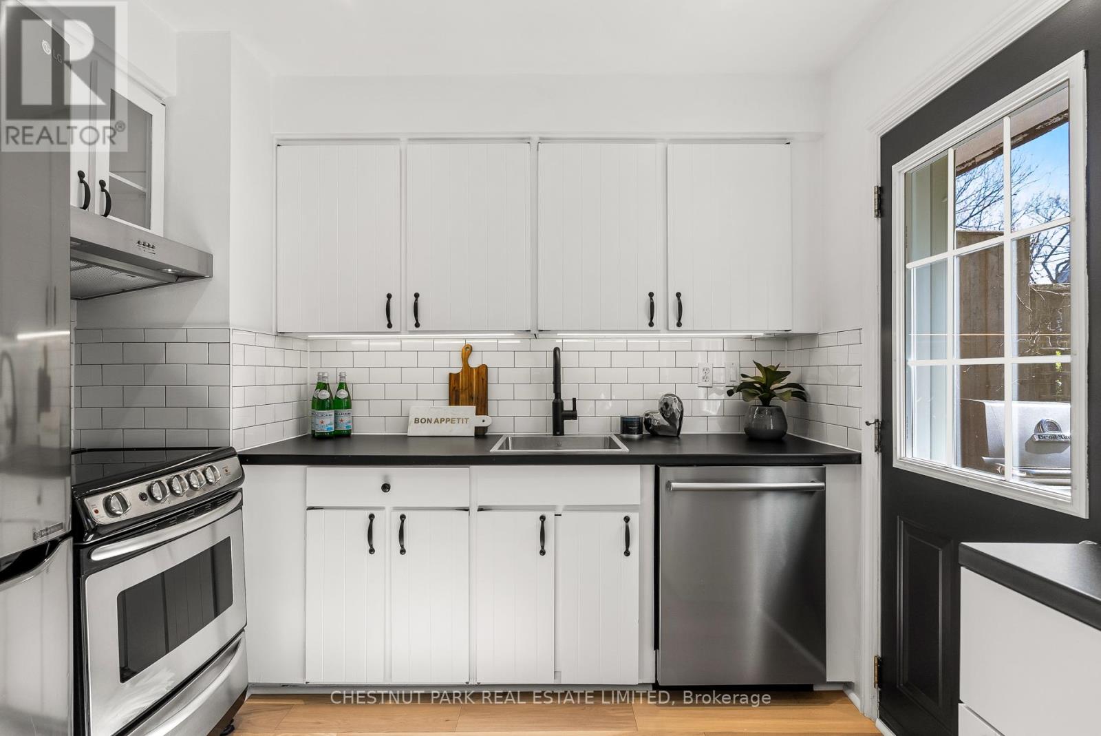 45 Summerhill Gardens, Toronto, Ontario  M4T 1B4 - Photo 9 - C12425557