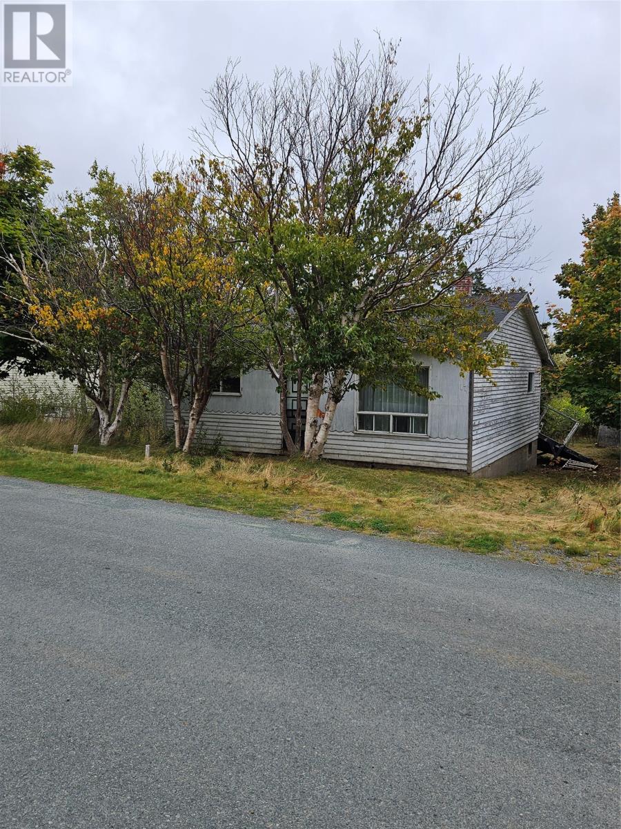 17 Renown Street, Bell Island, Newfoundland & Labrador  A0A 4H0 - Photo 1 - 1290778