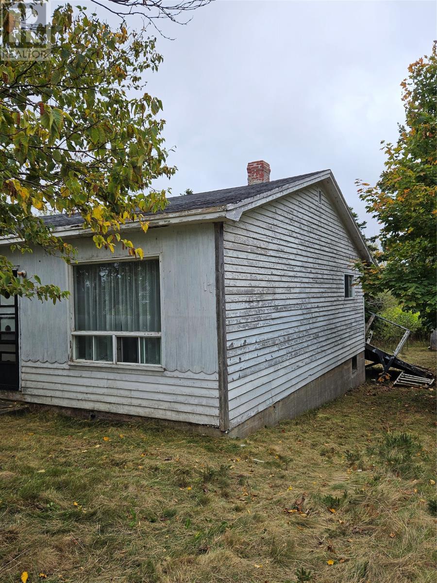 17 Renown Street, Bell Island, Newfoundland & Labrador  A0A 4H0 - Photo 3 - 1290778