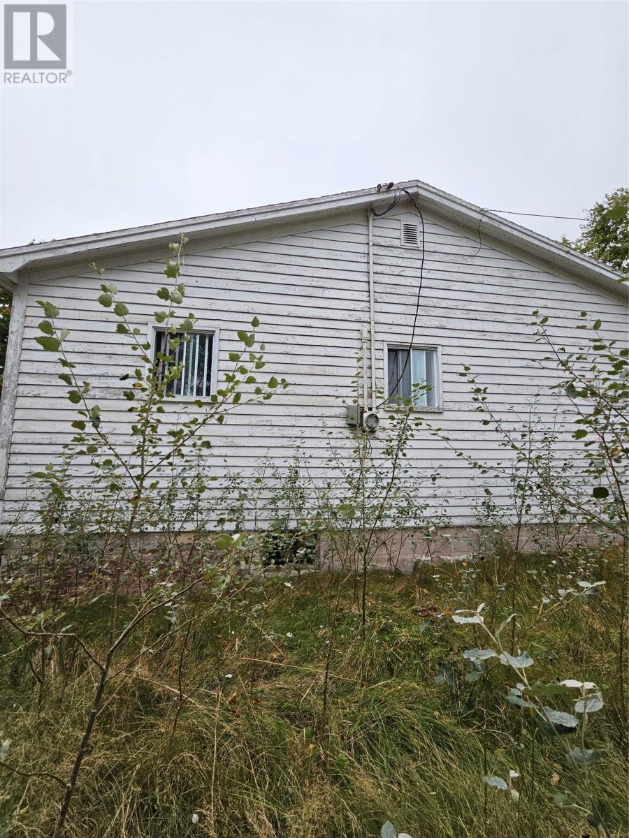 17 Renown Street, Bell Island, Newfoundland & Labrador  A0A 4H0 - Photo 5 - 1290778