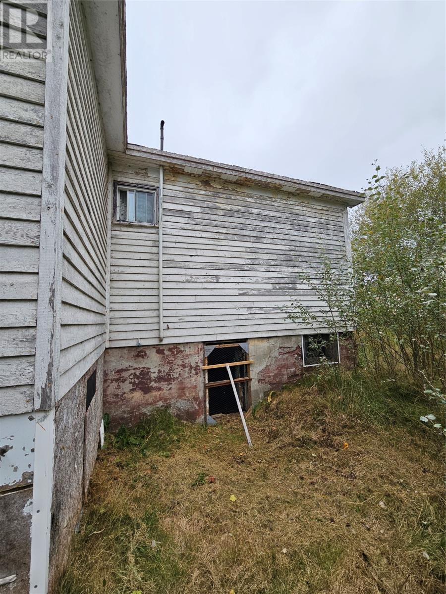 17 Renown Street, Bell Island, Newfoundland & Labrador  A0A 4H0 - Photo 6 - 1290778