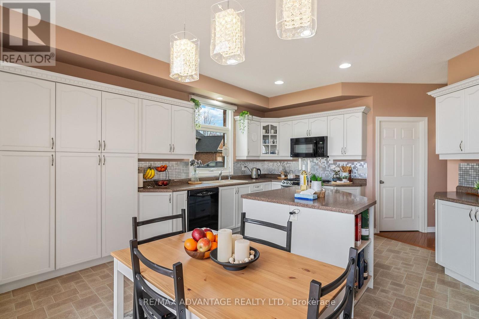 129 Thamesview Crescent, St. Marys, Ontario  N4X 1E1 - Photo 13 - X12425709