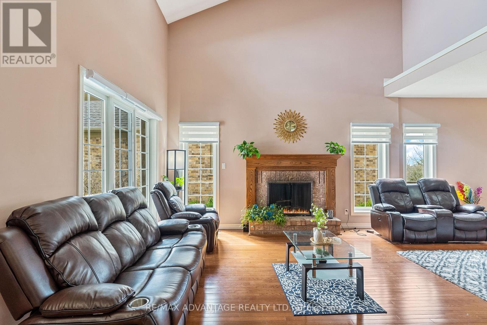 129 Thamesview Crescent, St. Marys, Ontario  N4X 1E1 - Photo 5 - X12425709