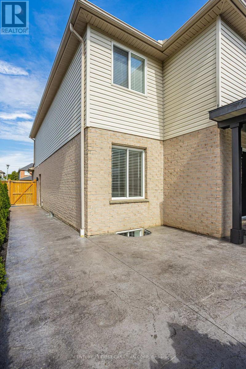 1075 Blackmaple Court, London East, Ontario  N5Y 5P9 - Photo 37 - X12425798
