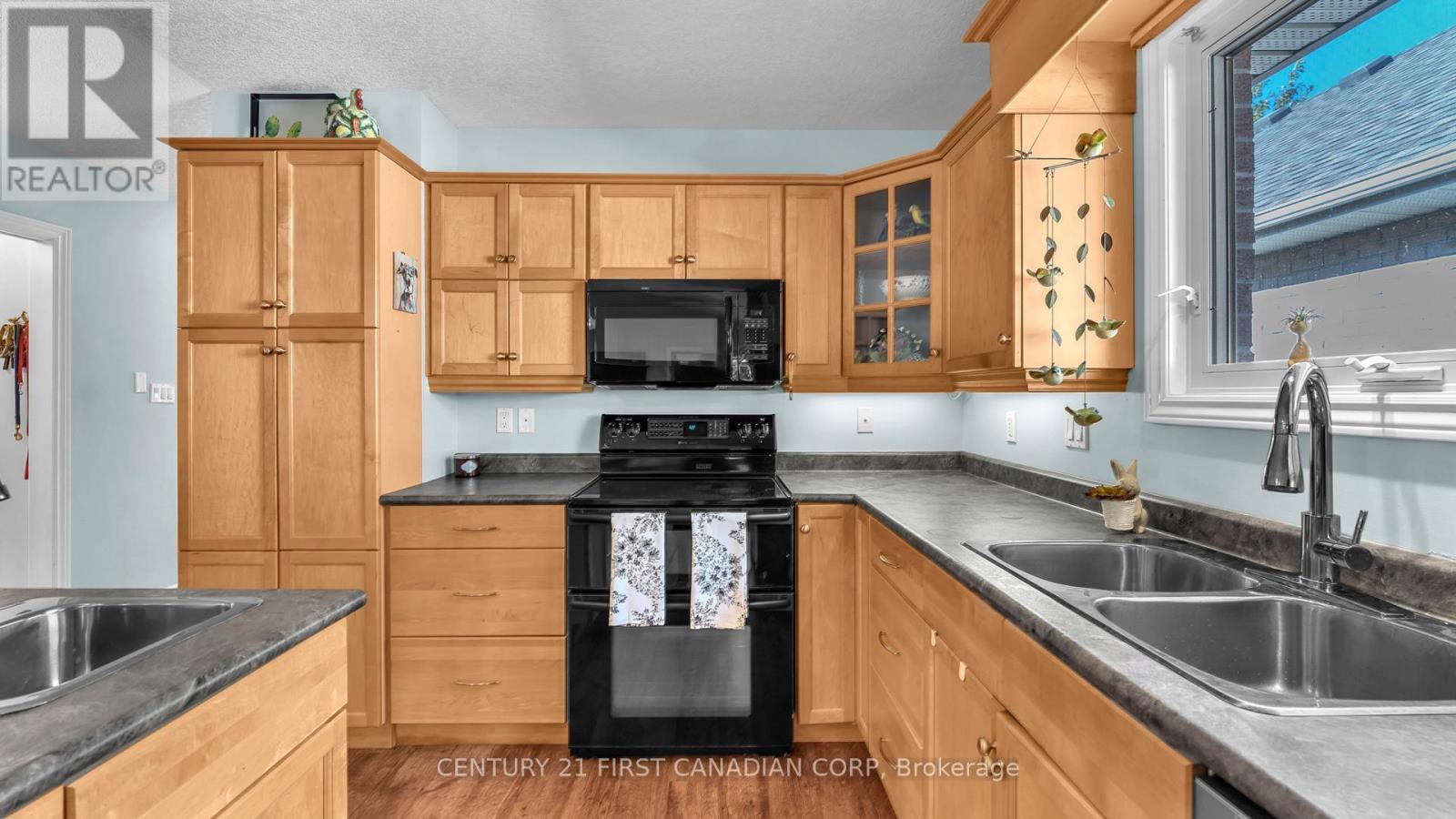 4.5 Morrison Drive, St. Thomas, Ontario  N5R 4S6 - Photo 4 - X12425815
