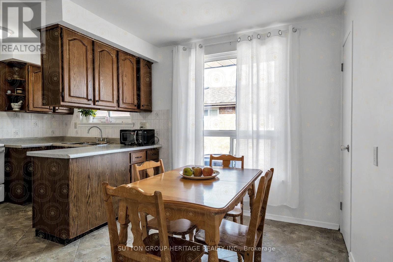 792 Tatra Drive, Oshawa, Ontario  L1J 6S7 - Photo 13 - E12425562