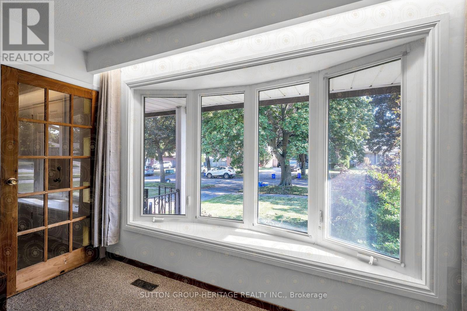 792 Tatra Drive, Oshawa, Ontario  L1J 6S7 - Photo 4 - E12425562