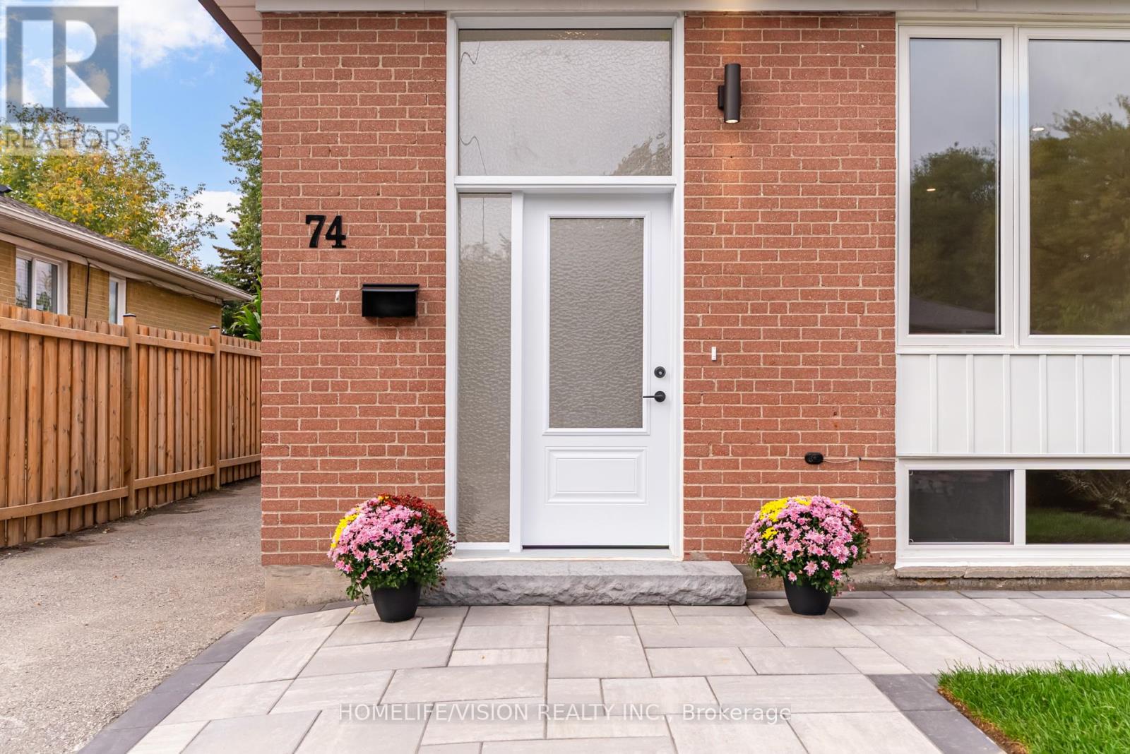 74 Cabot Street, Oshawa, Ontario  L1J 5R7 - Photo 4 - E12425579