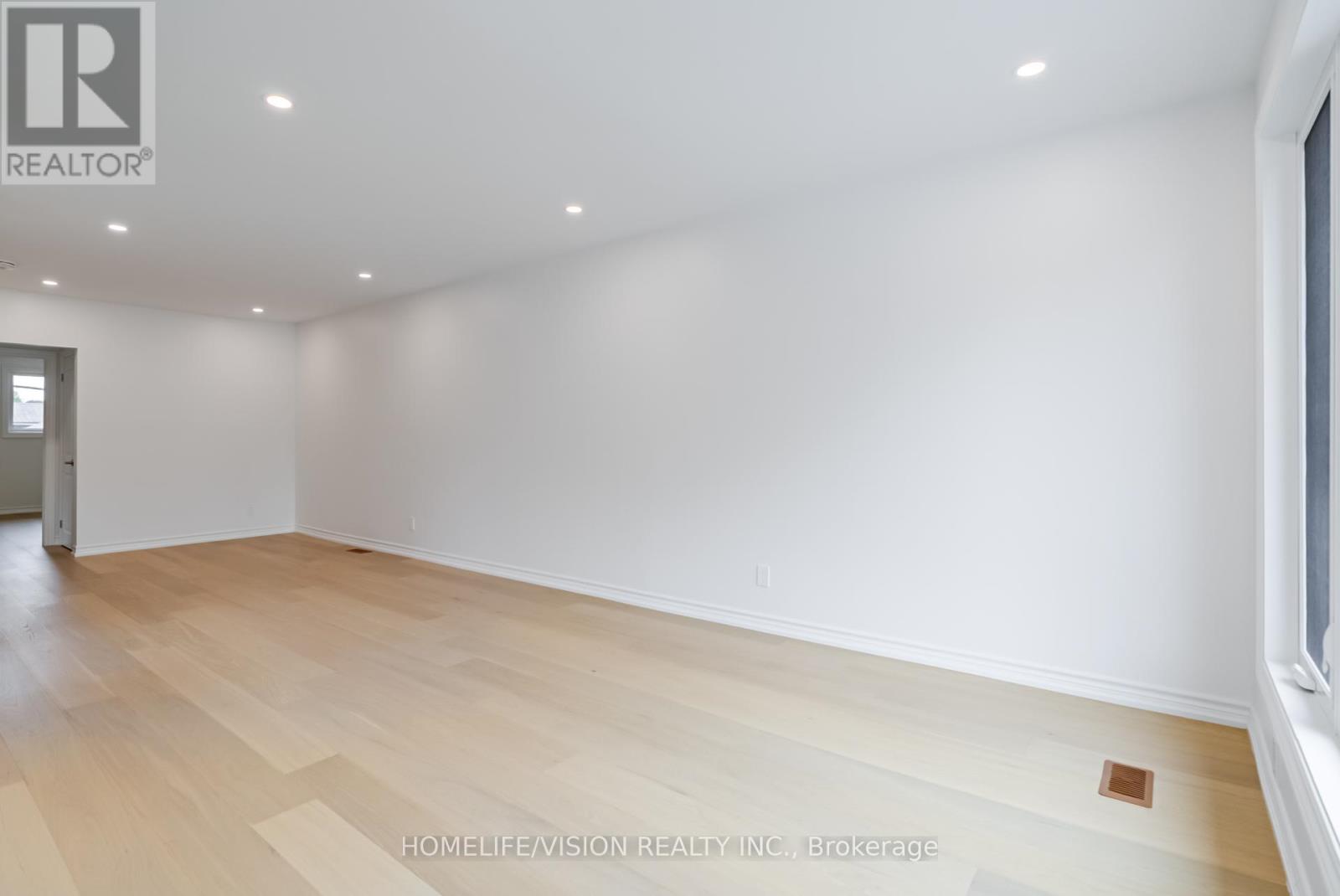 74 Cabot Street, Oshawa, Ontario  L1J 5R7 - Photo 6 - E12425579