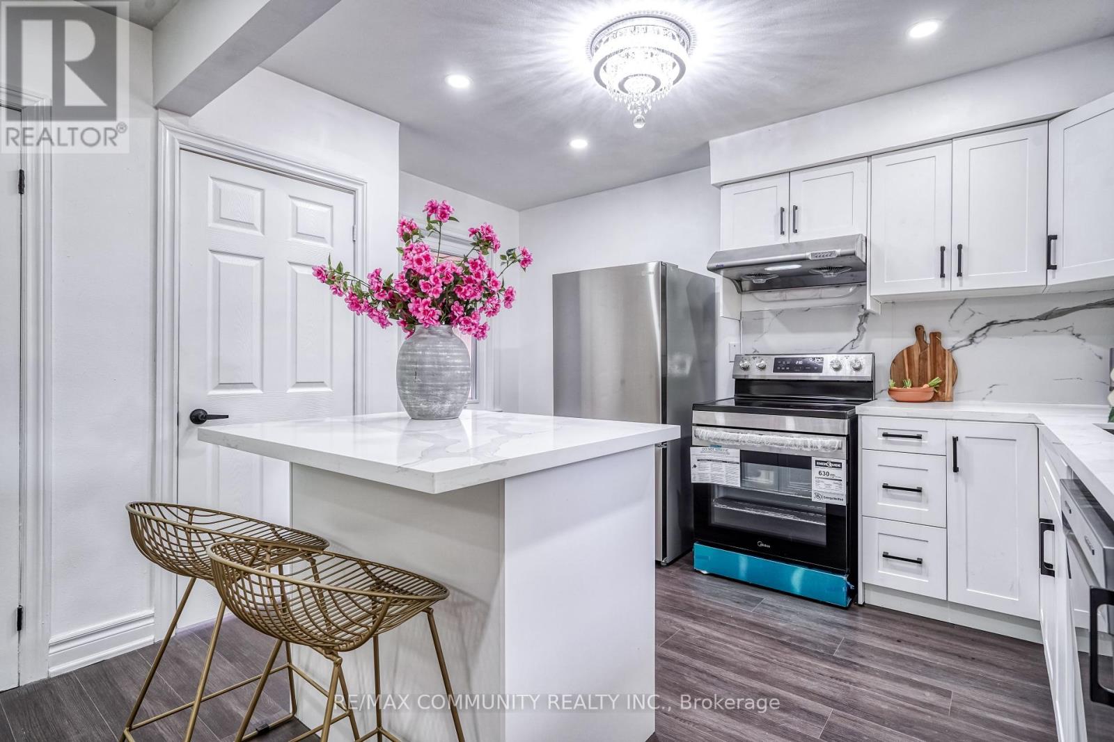 94 Sedgemount Drive, Toronto, Ontario  M1H 1X7 - Photo 12 - E12425586