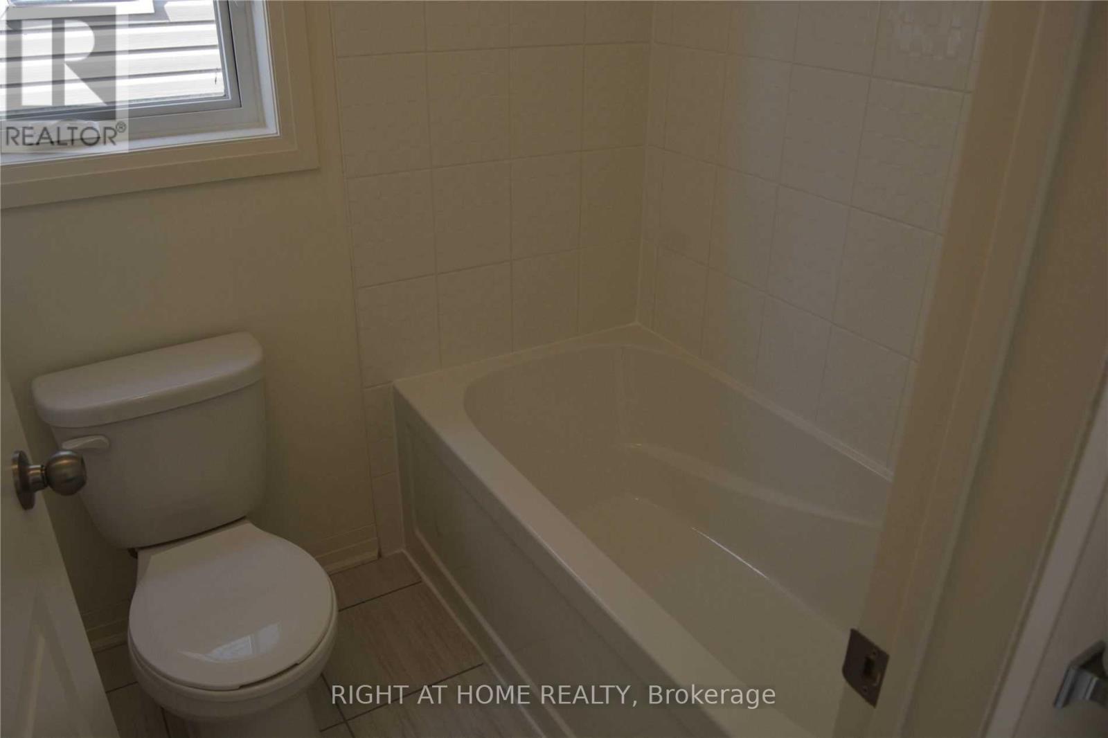135 Yacht Drive, Clarington, Ontario  L1C 2W3 - Photo 9 - E12425617