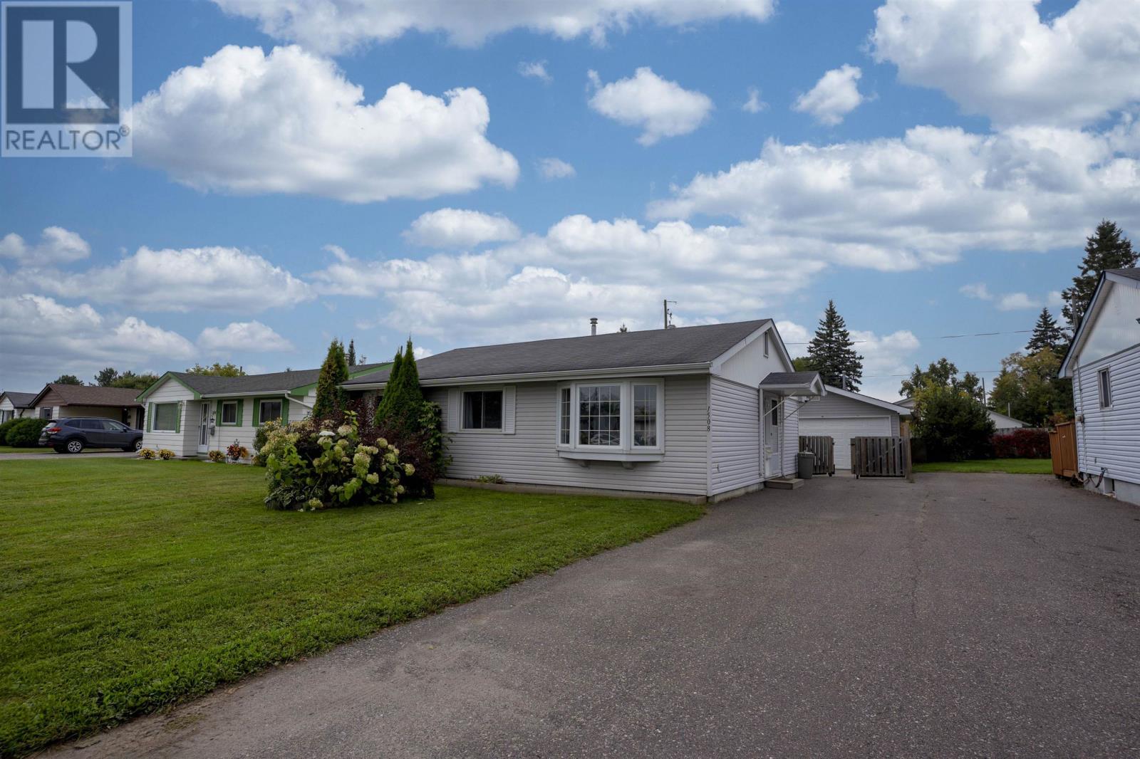 1508 Mary St W, Thunder Bay, Ontario  P7E 4N1 - Photo 1 - TB252966