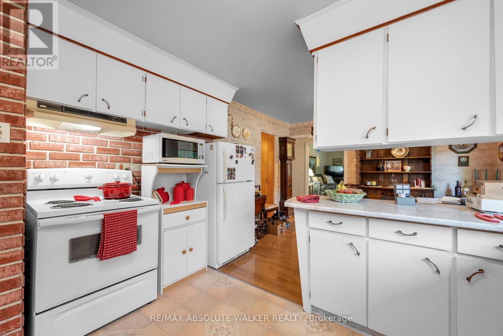 16 Beverly Street, Ottawa, Ontario  K2S 0S4 - Photo 12 - X12425665