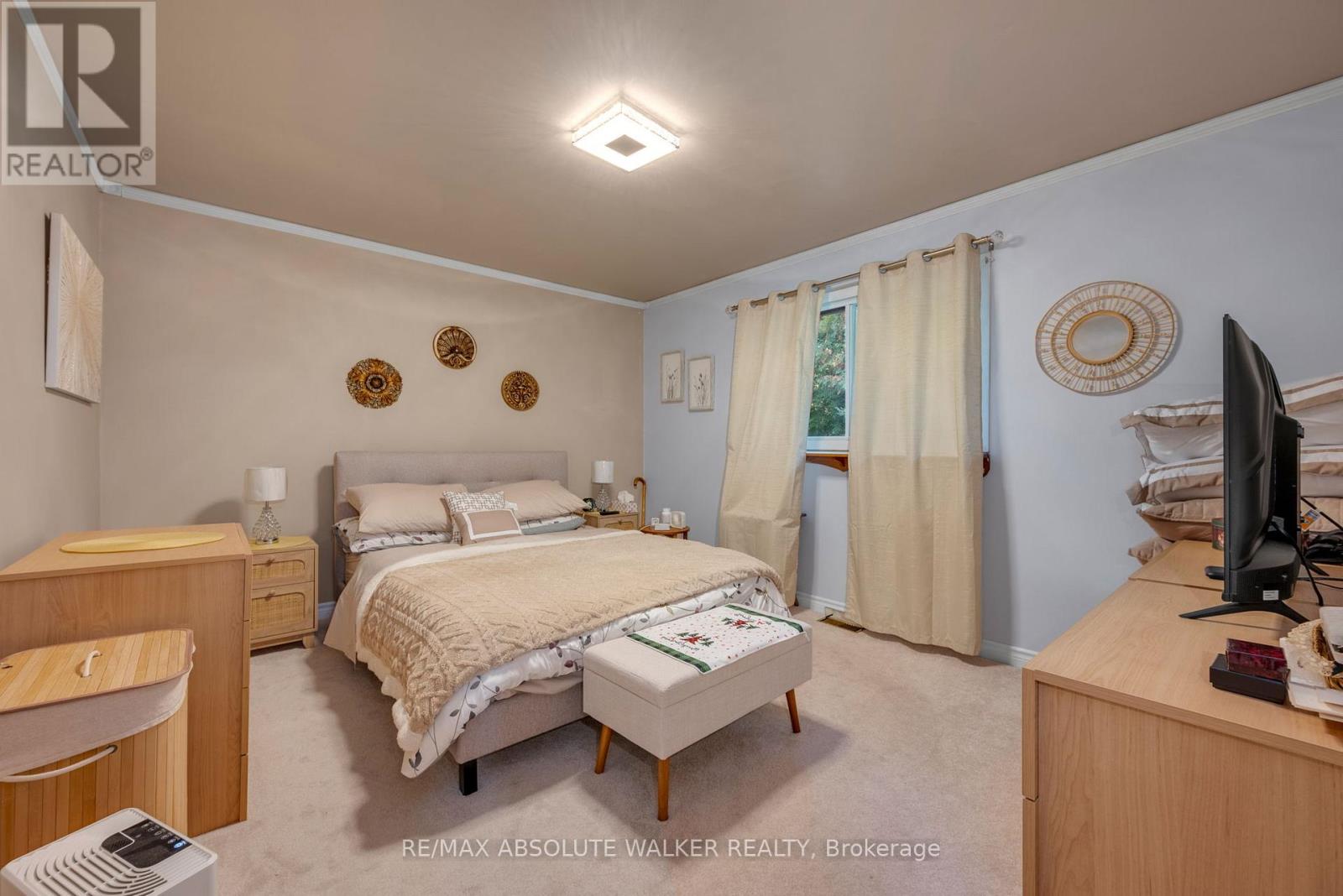 16 Beverly Street, Ottawa, Ontario  K2S 0S4 - Photo 13 - X12425665