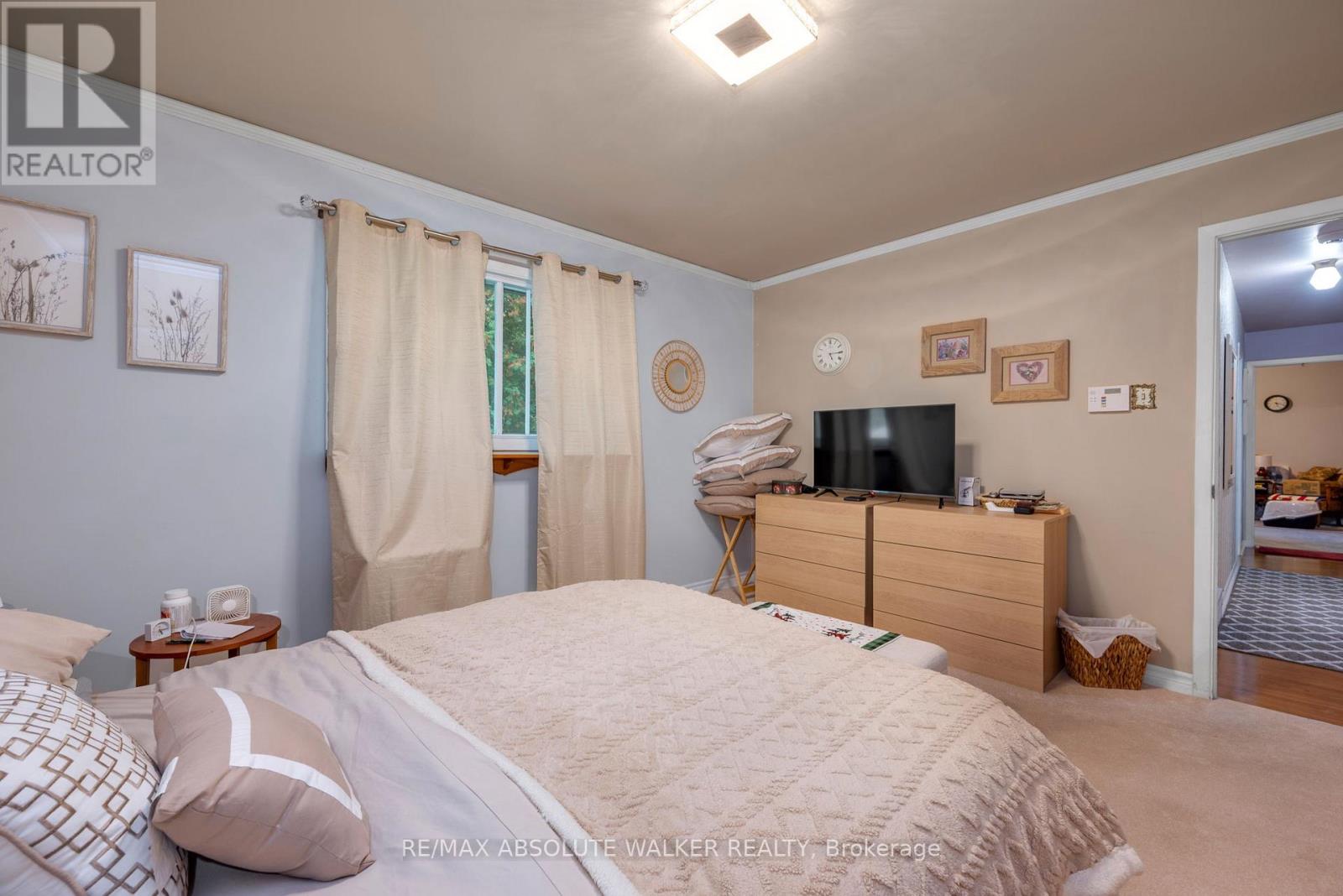 16 Beverly Street, Ottawa, Ontario  K2S 0S4 - Photo 15 - X12425665