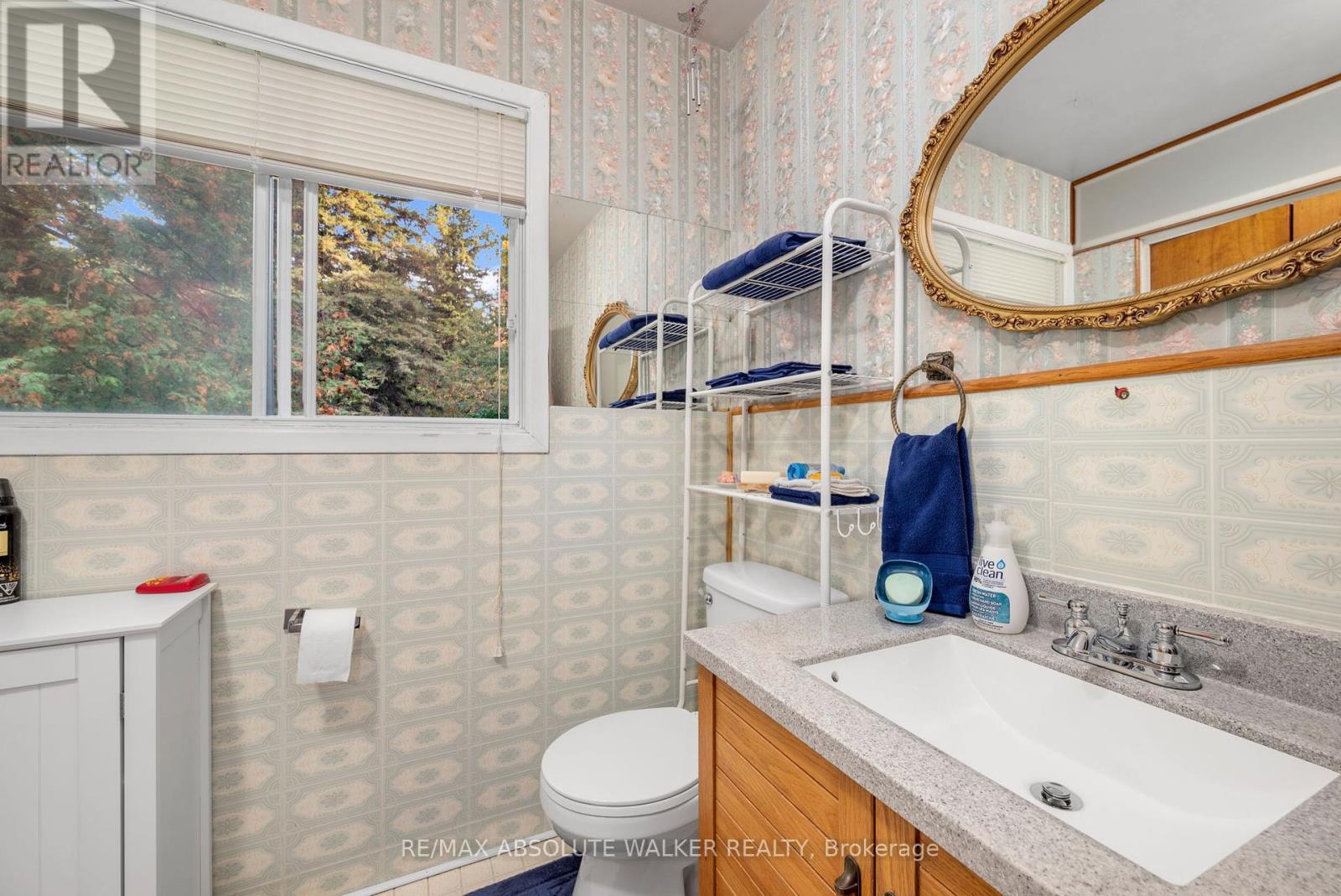 16 Beverly Street, Ottawa, Ontario  K2S 0S4 - Photo 16 - X12425665