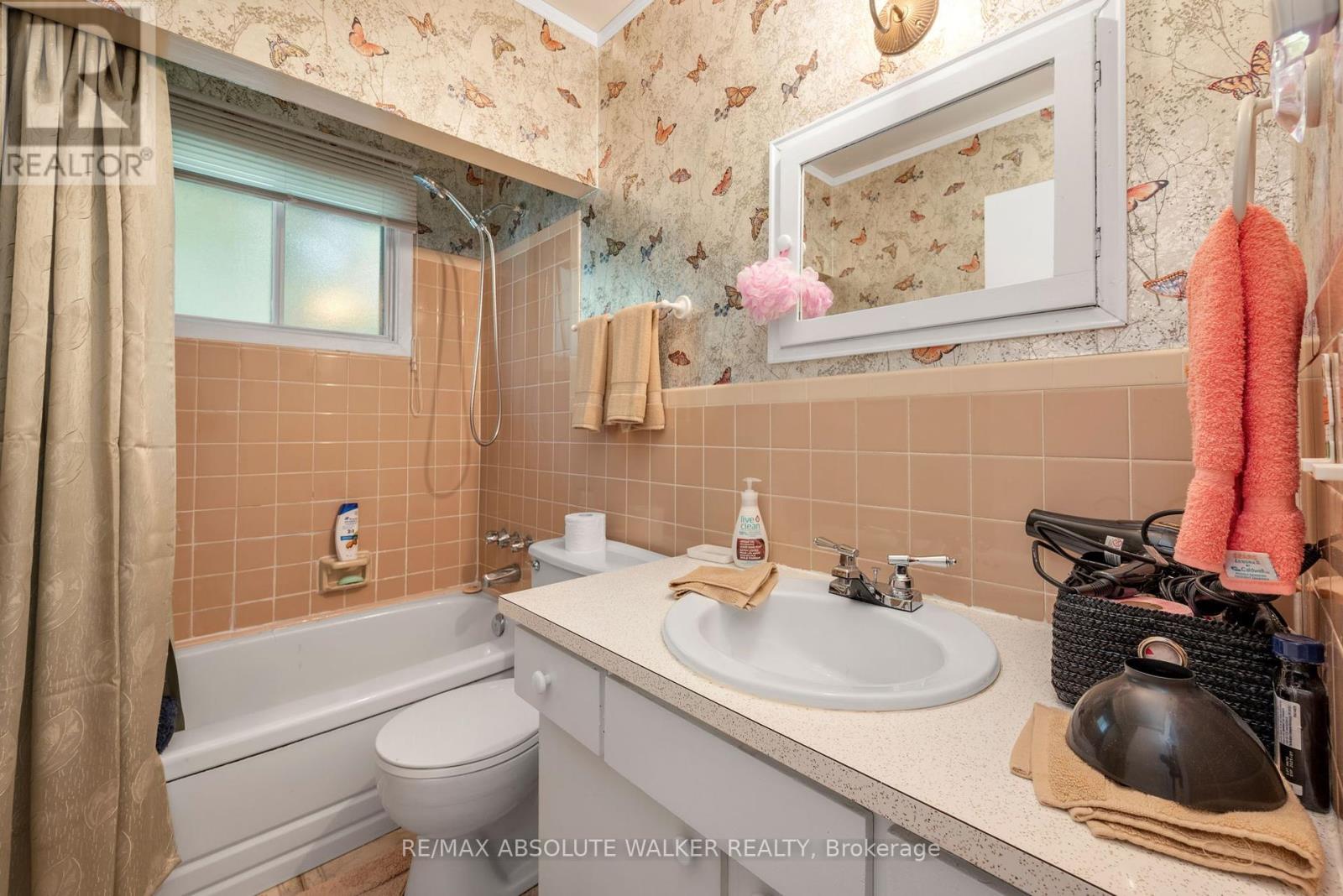 16 Beverly Street, Ottawa, Ontario  K2S 0S4 - Photo 19 - X12425665